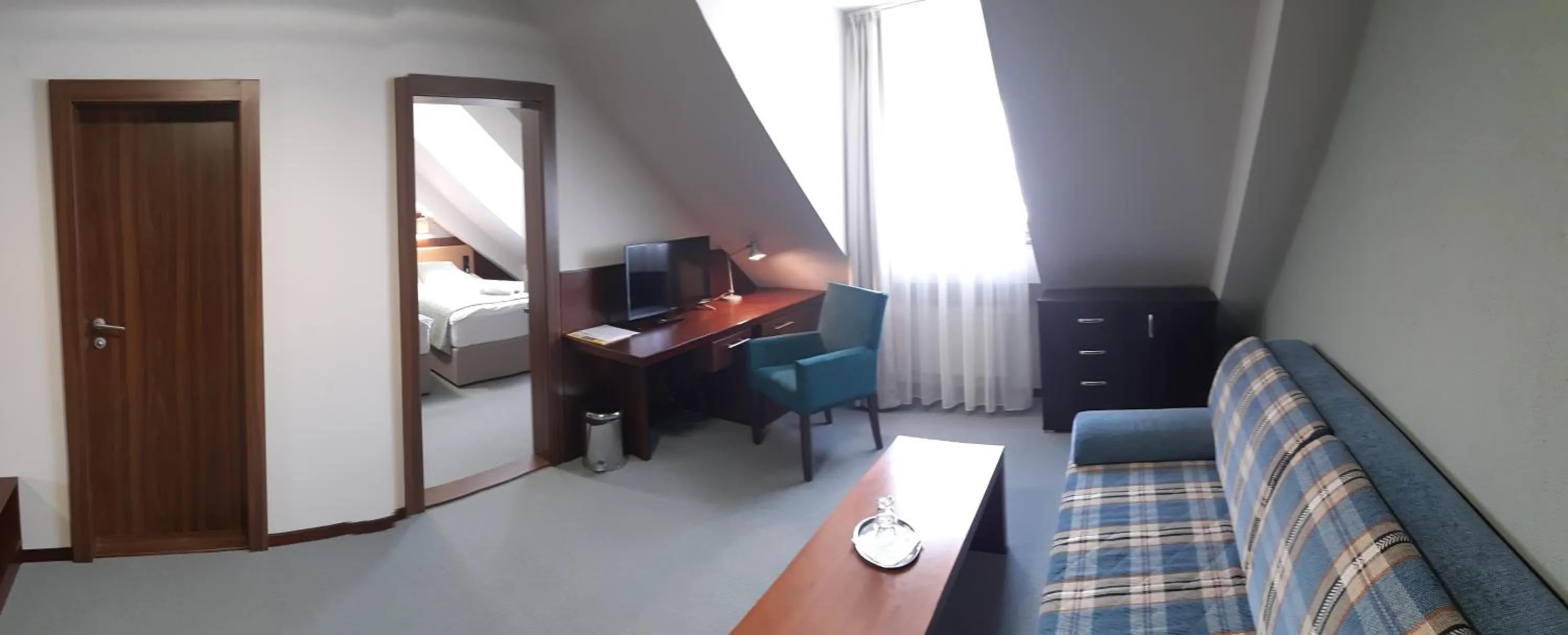 Photo of the whole room, Bed in LONDON Boutique hotel & Restaurant