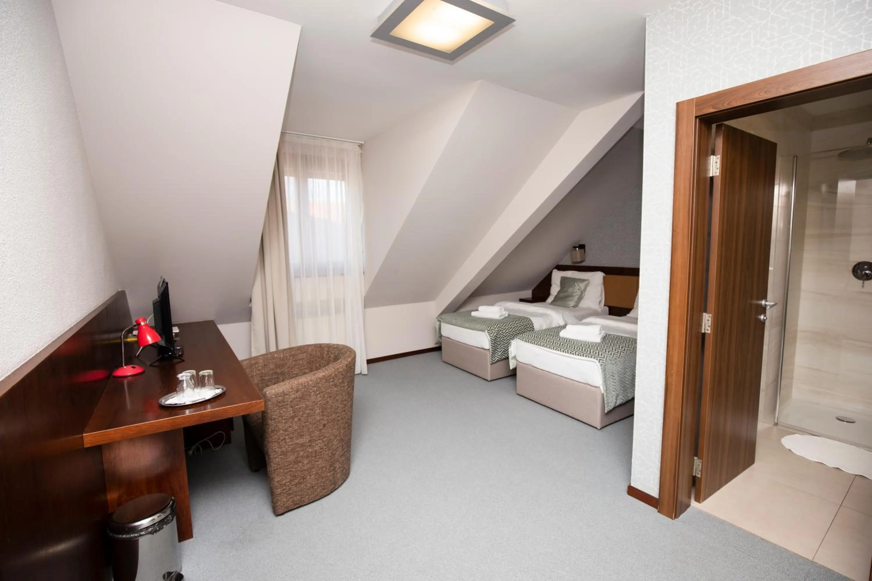 Photo of the whole room, Bed in LONDON Boutique hotel & Restaurant