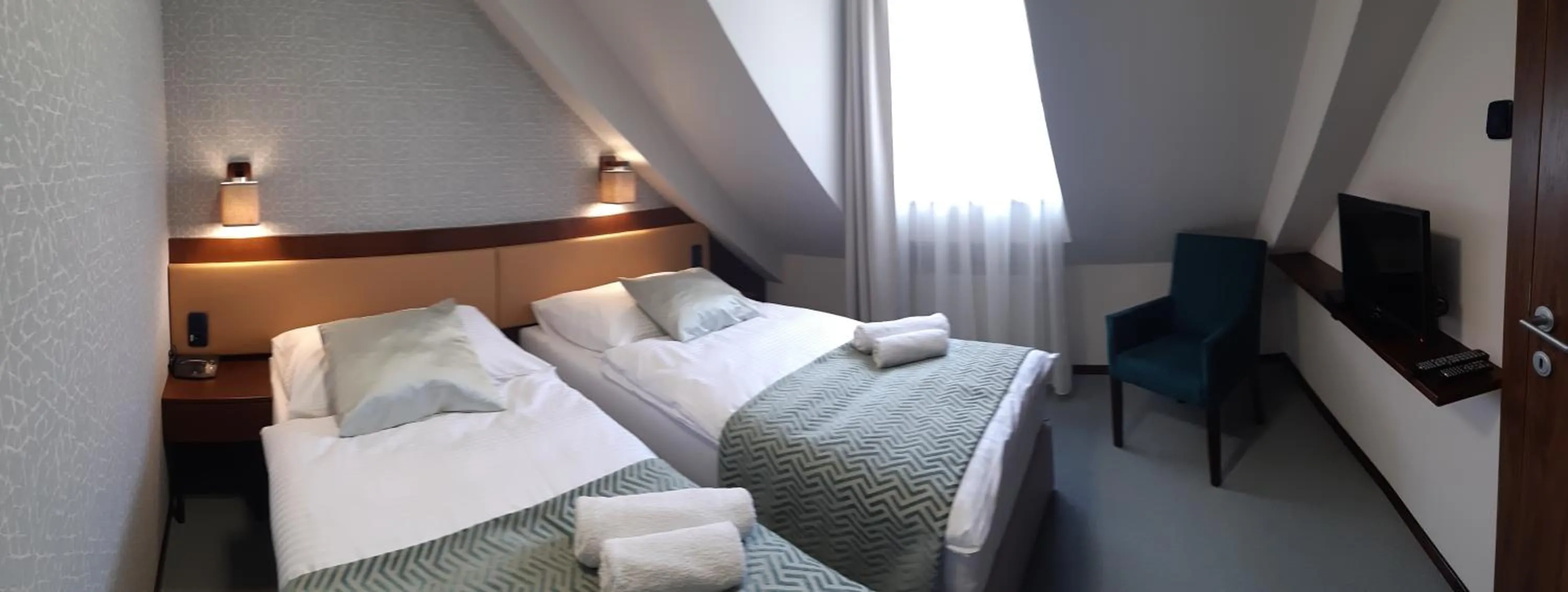 Photo of the whole room, Bed in LONDON Boutique hotel & Restaurant