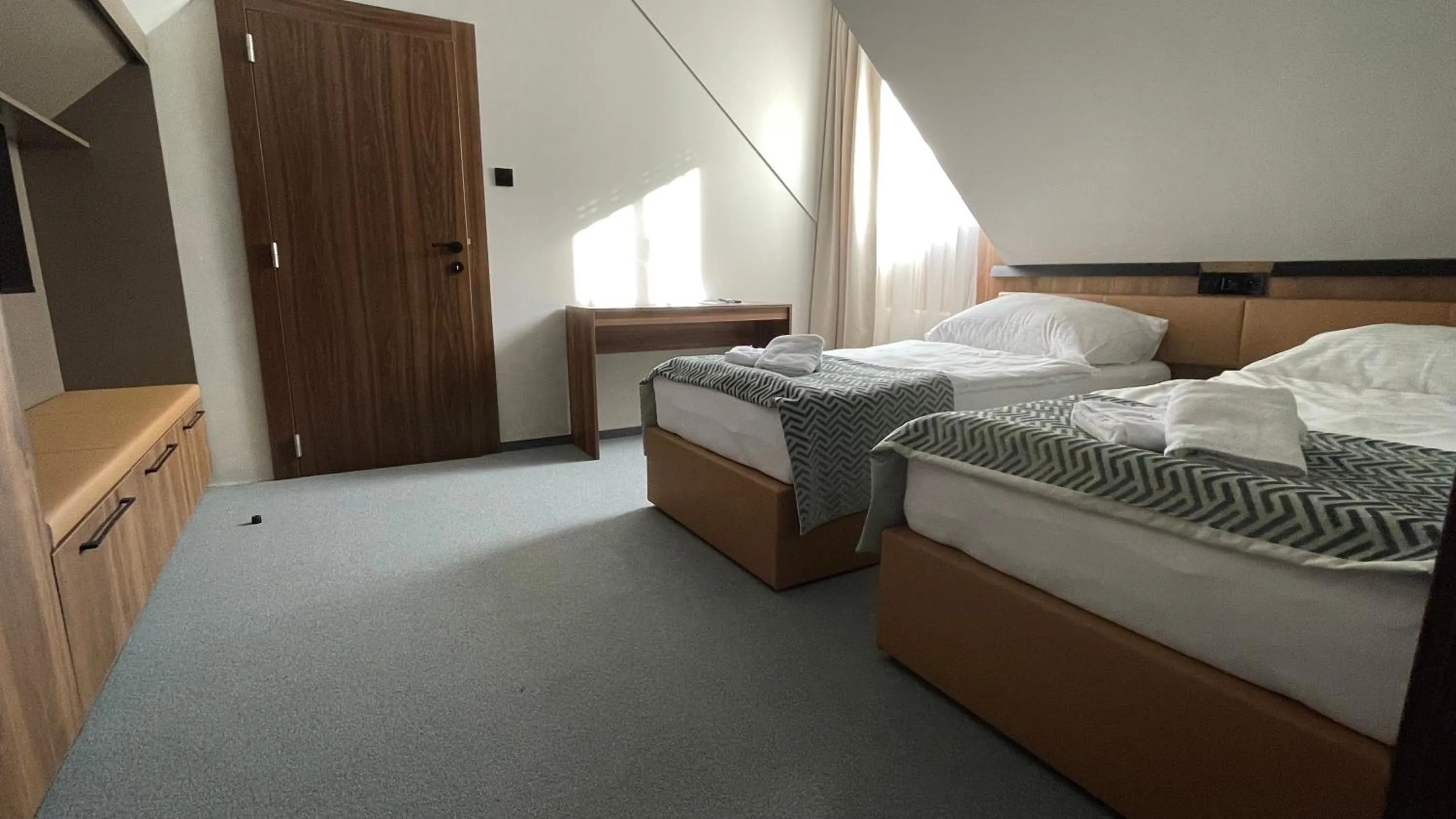 Bedroom, Bed in LONDON Boutique hotel & Restaurant