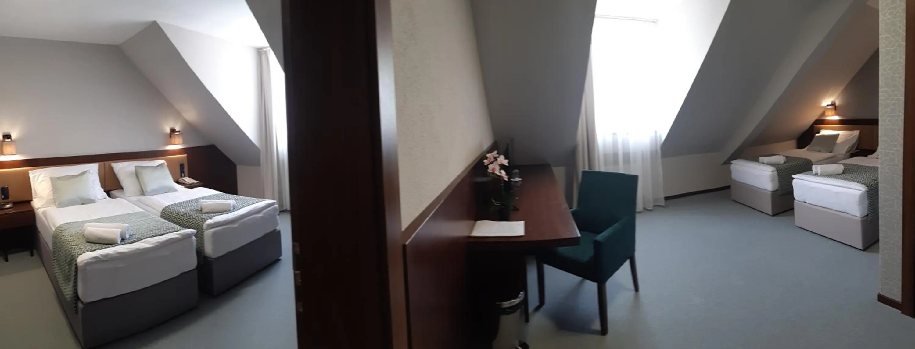 Photo of the whole room, Bed in LONDON Boutique hotel & Restaurant