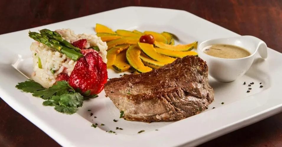 Lunch in Pousada Cruzoé