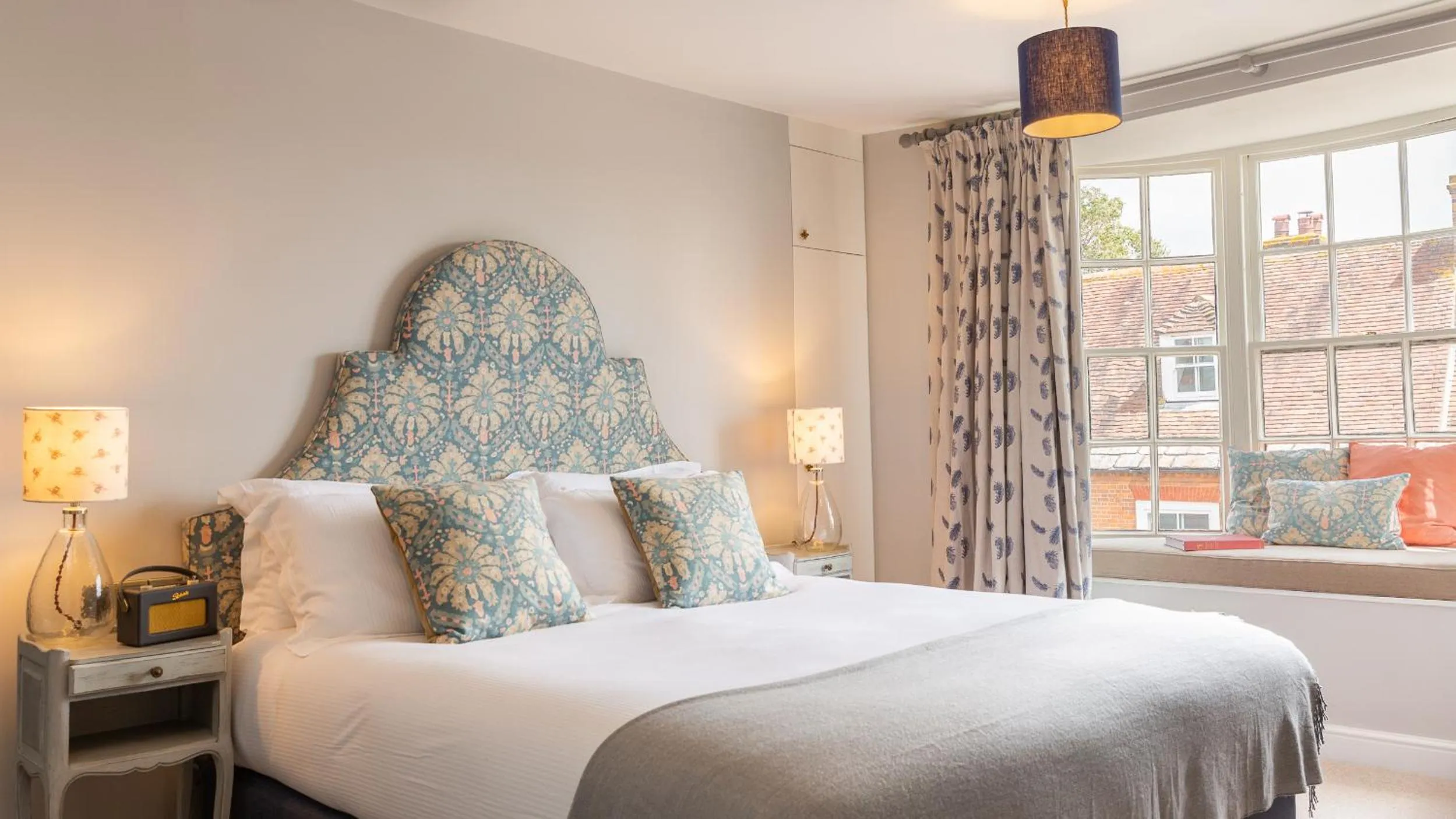 Photo of the whole room, Bed in The Bear Hotel