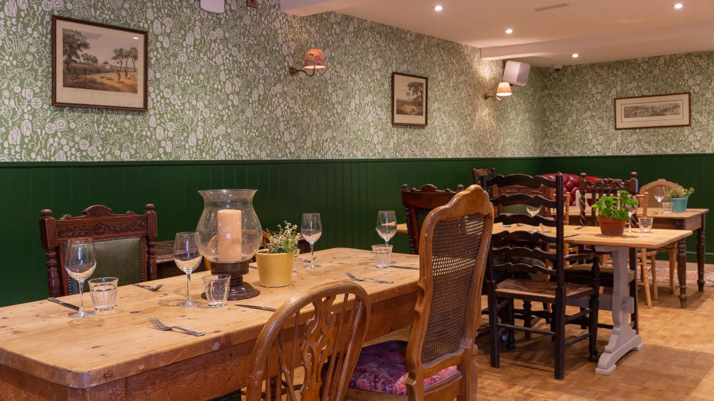 Restaurant/places to eat in The Bear Hotel