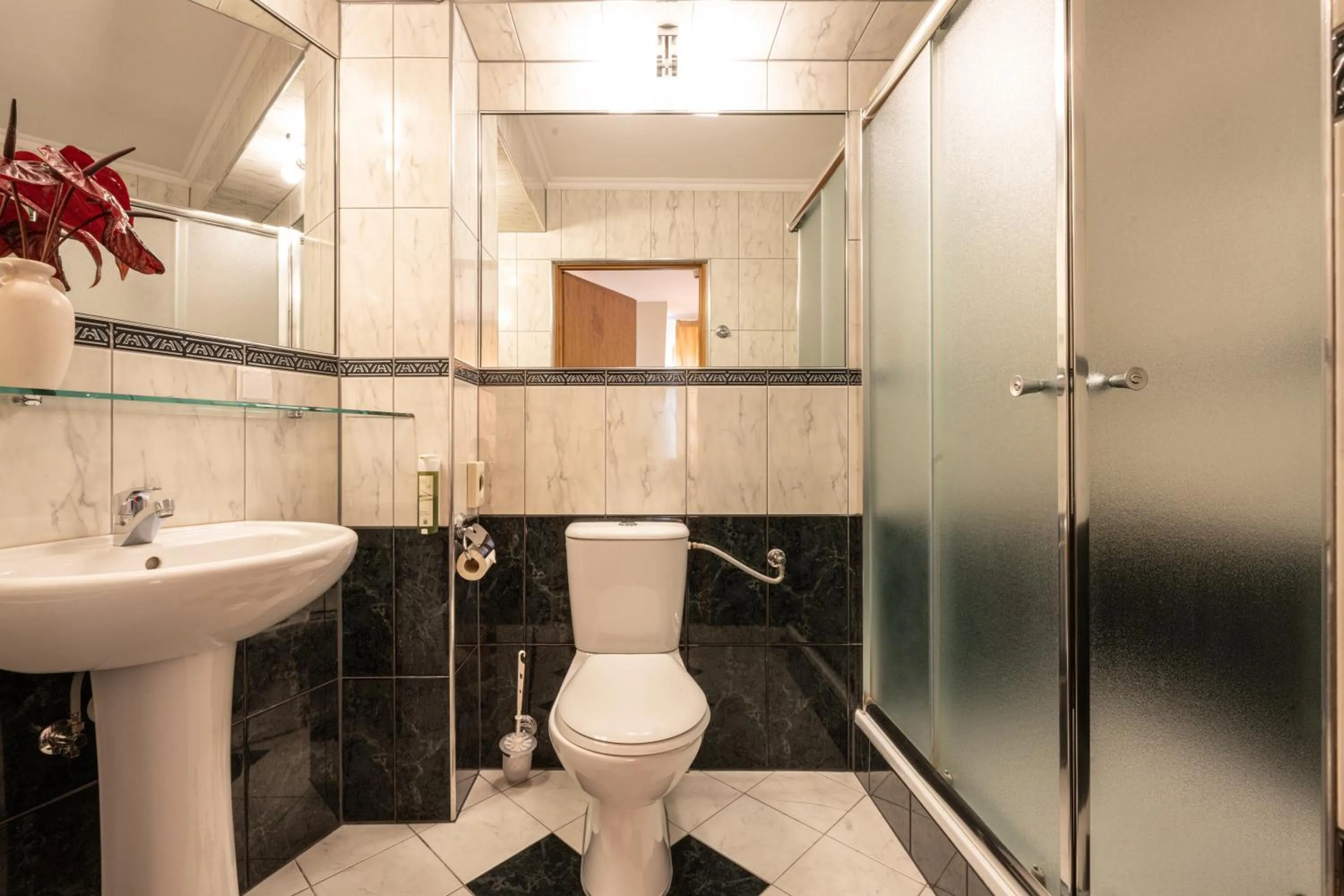 Shower in Krupówki 40