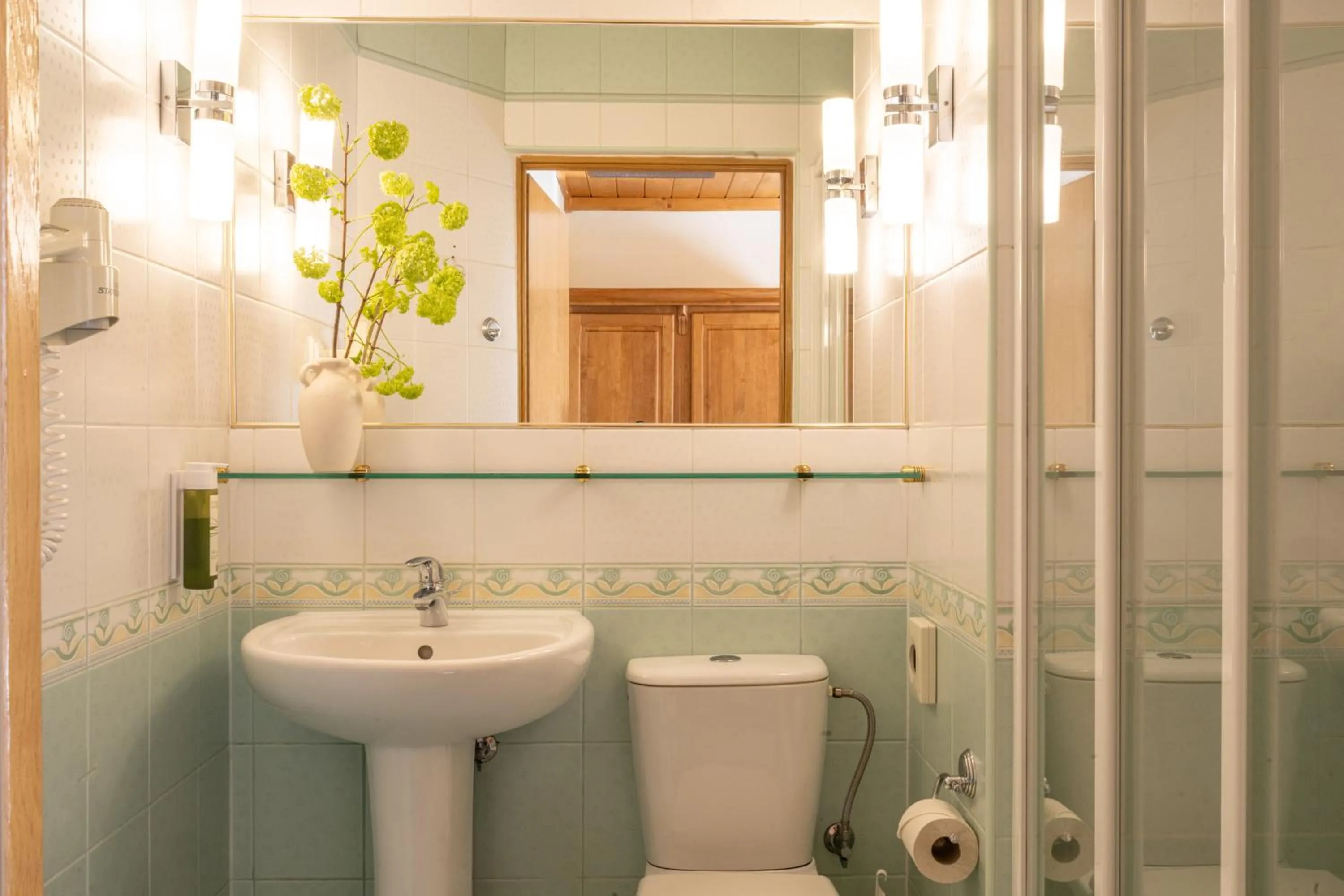 Shower in Krupówki 40