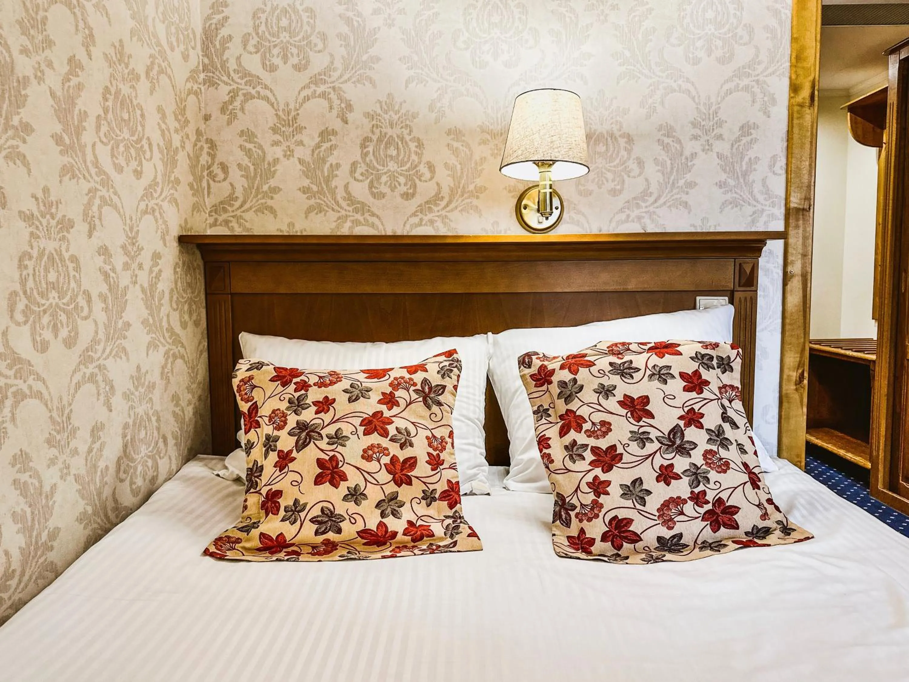 Property building, Bed in Krupówki 40