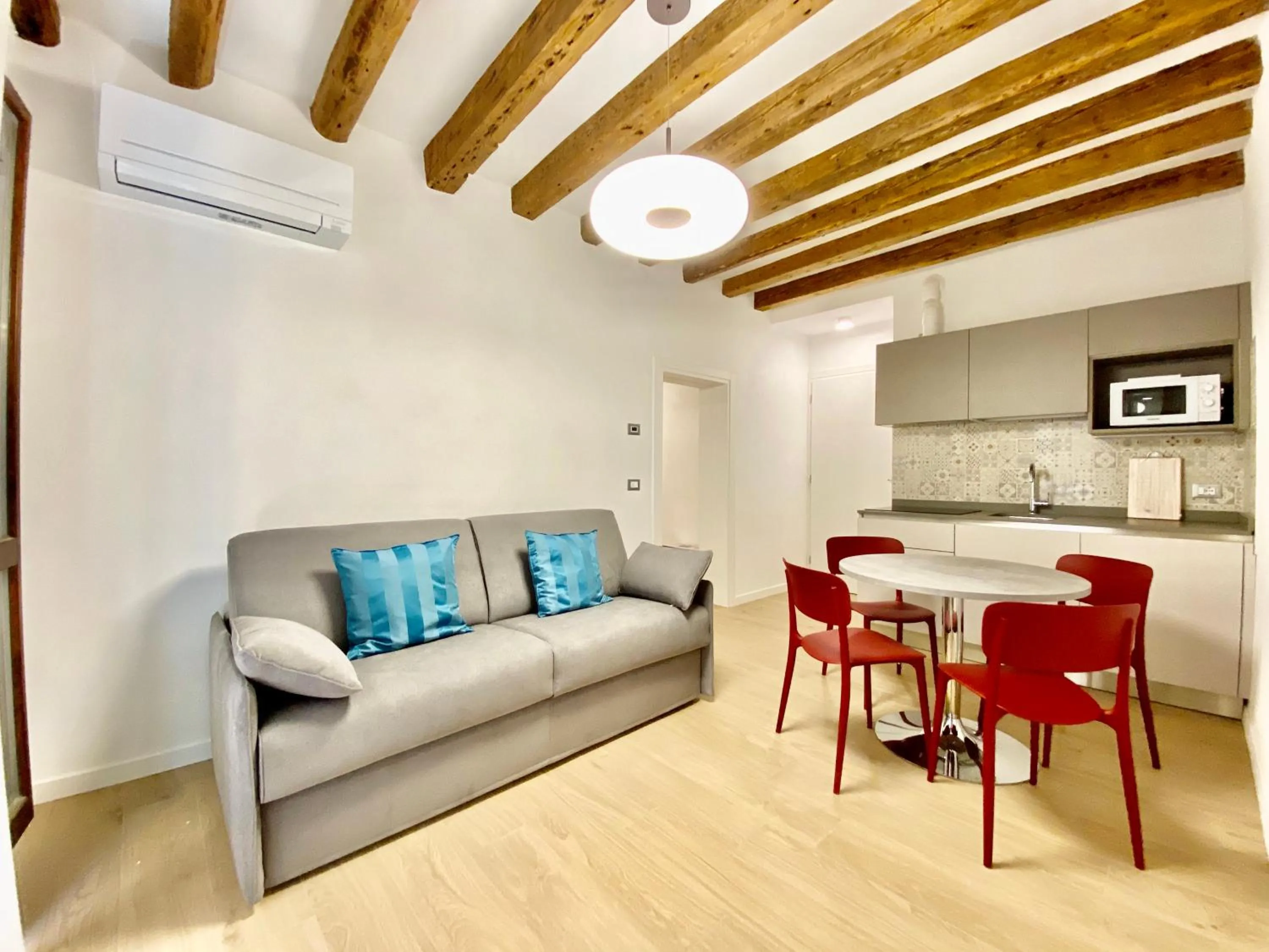 Suite House 4343 apartments