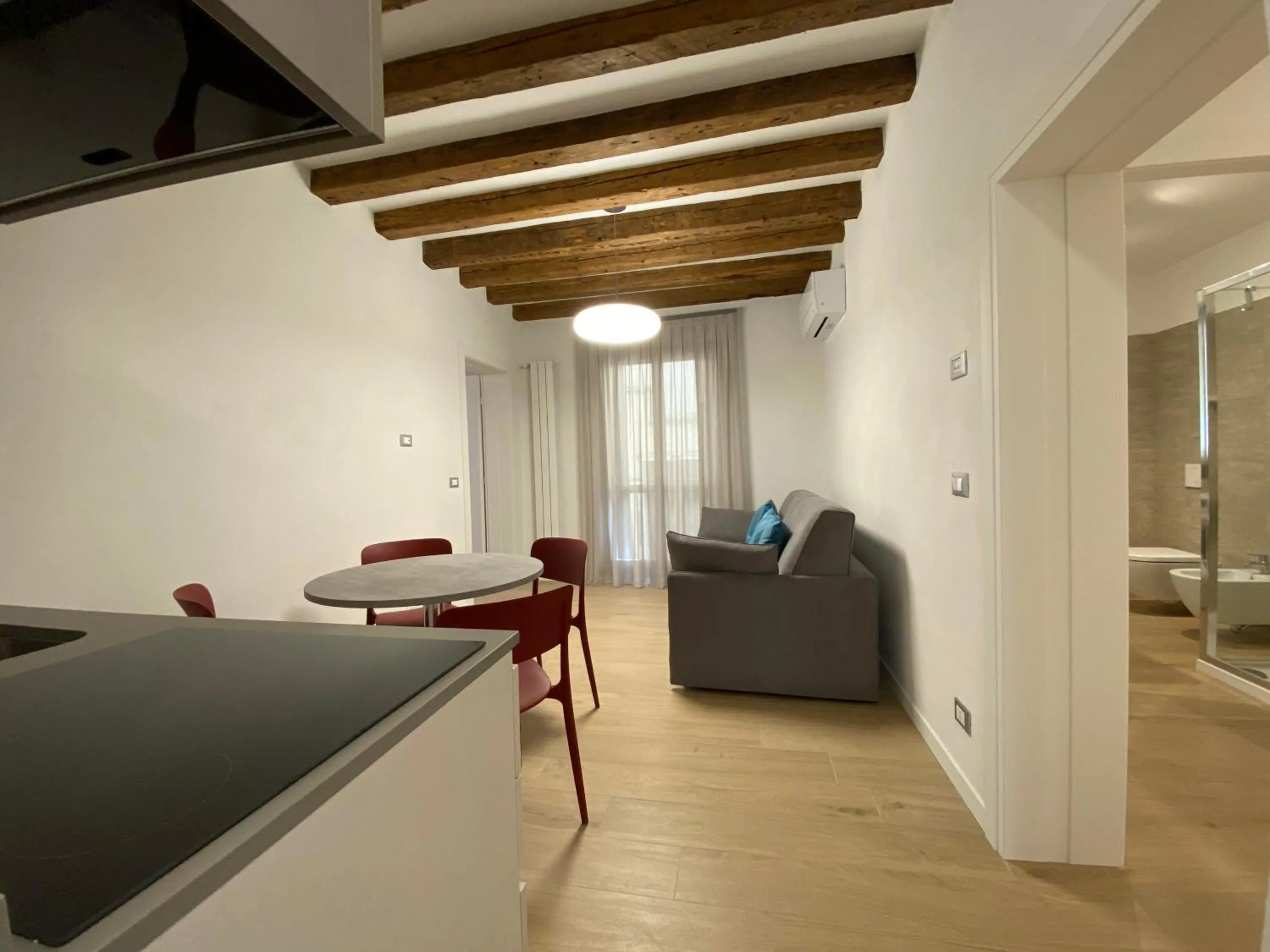 Suite House 4343 apartments