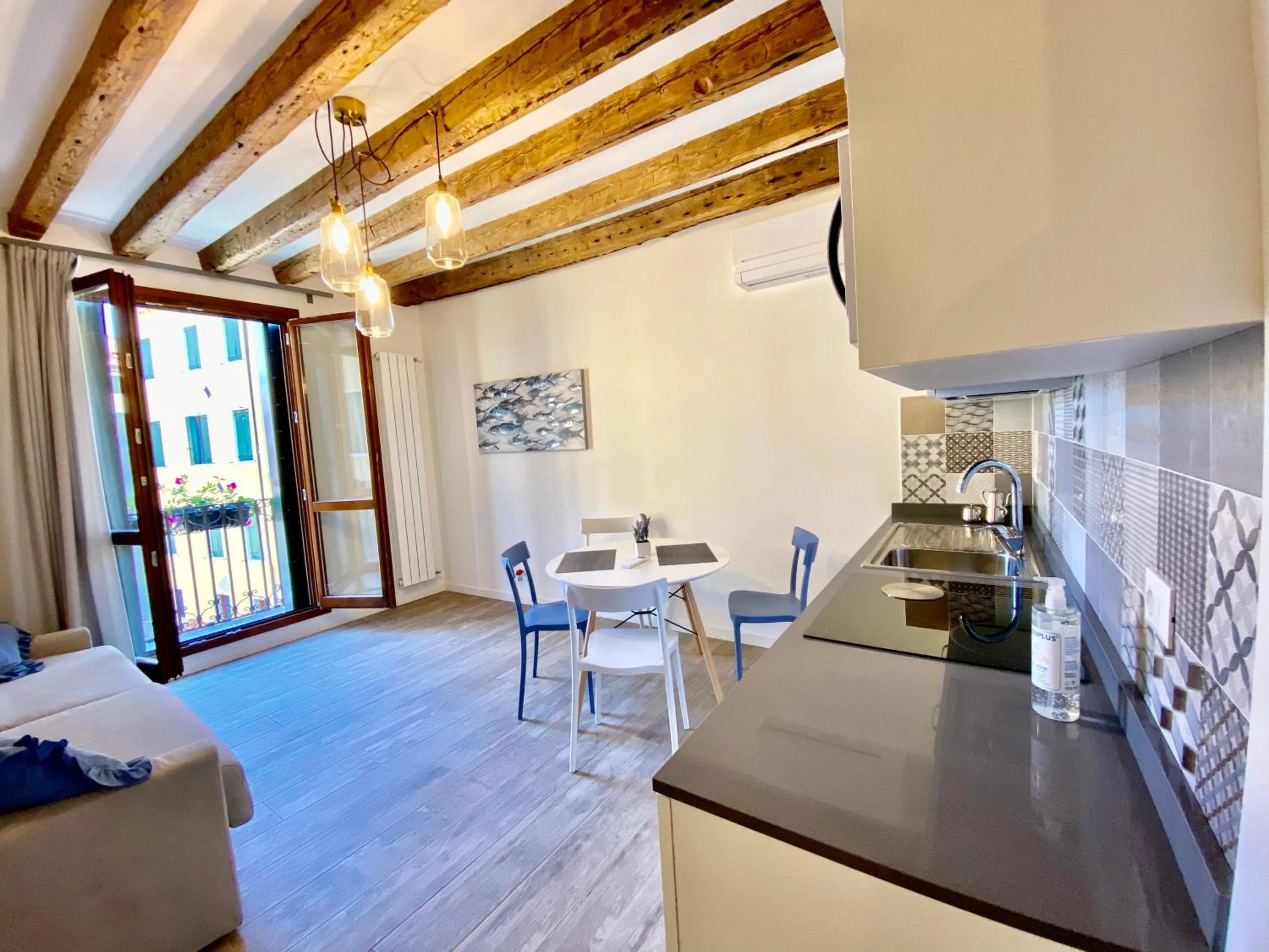 Suite House 4343 apartments