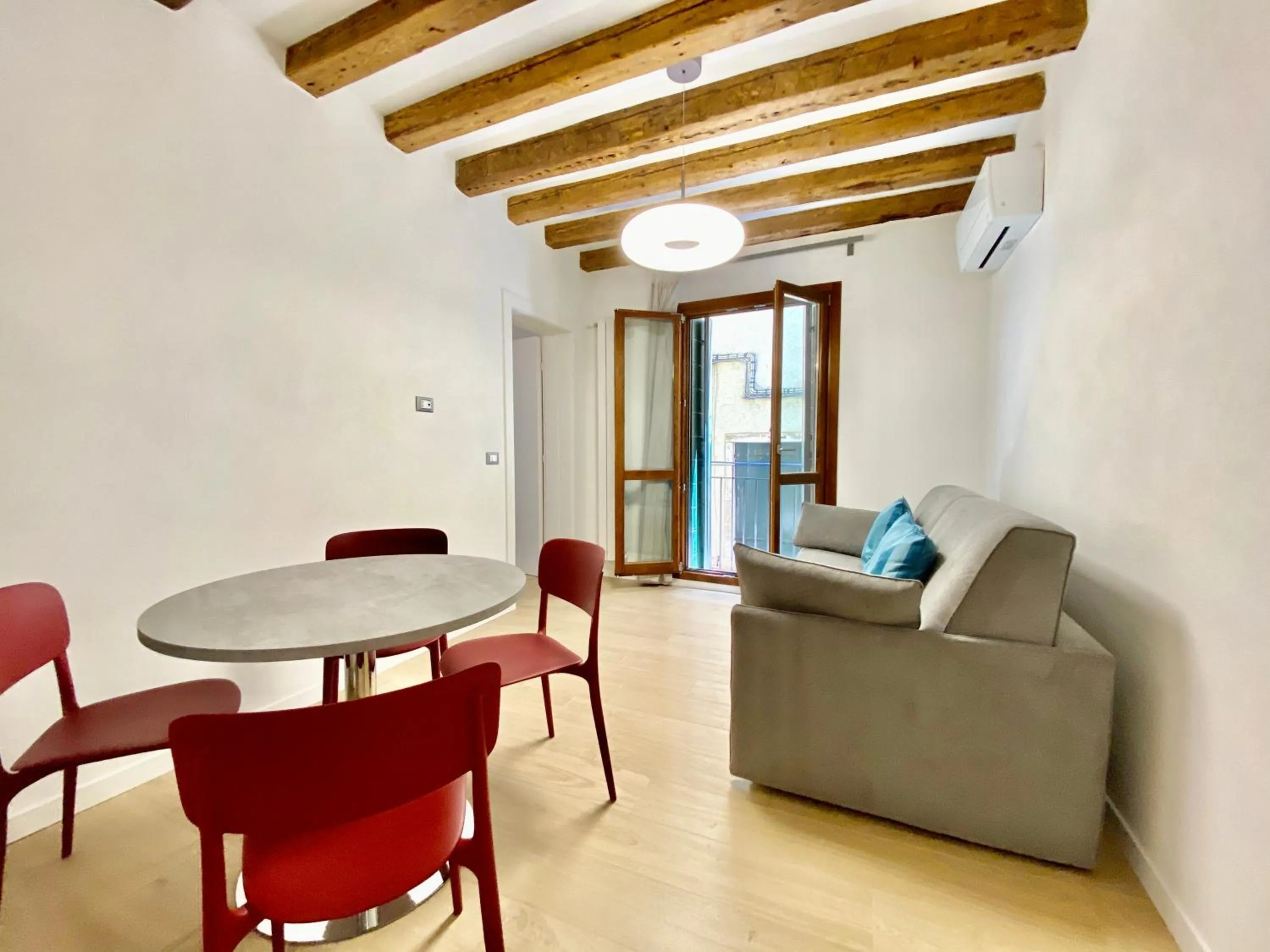 Suite House 4343 apartments