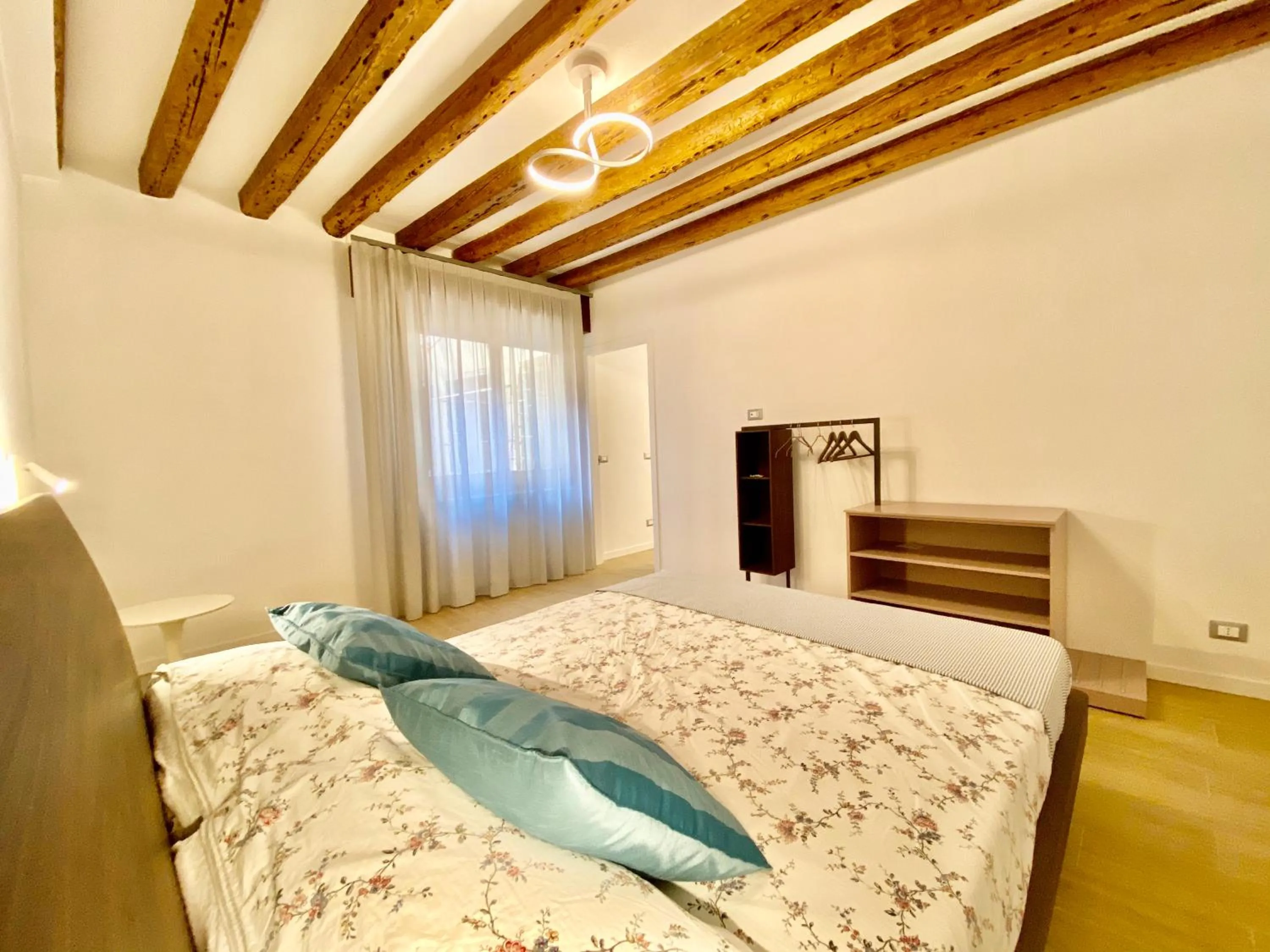 Bed in Suite House 4343 apartments