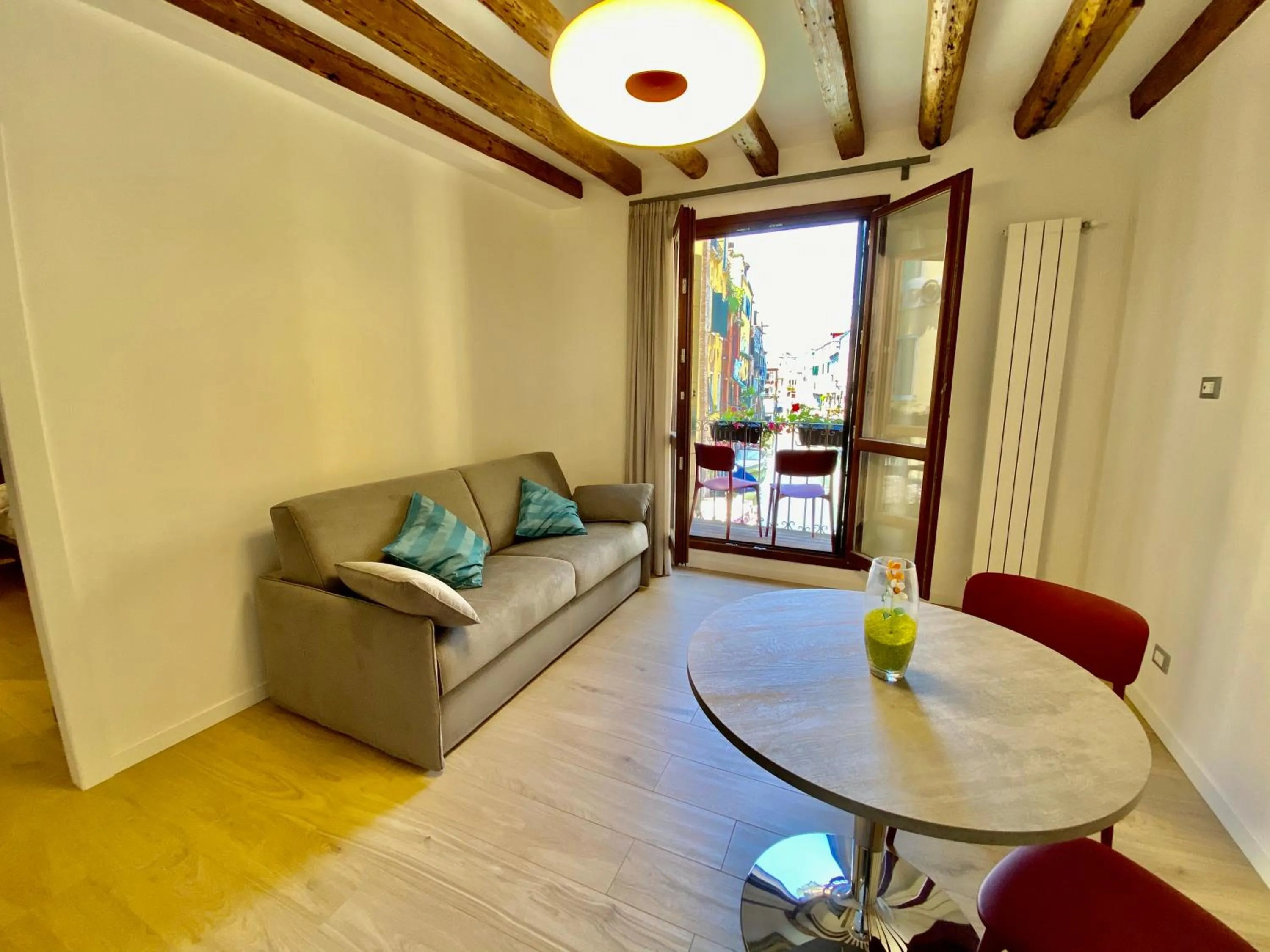 Living room in Suite House 4343 apartments