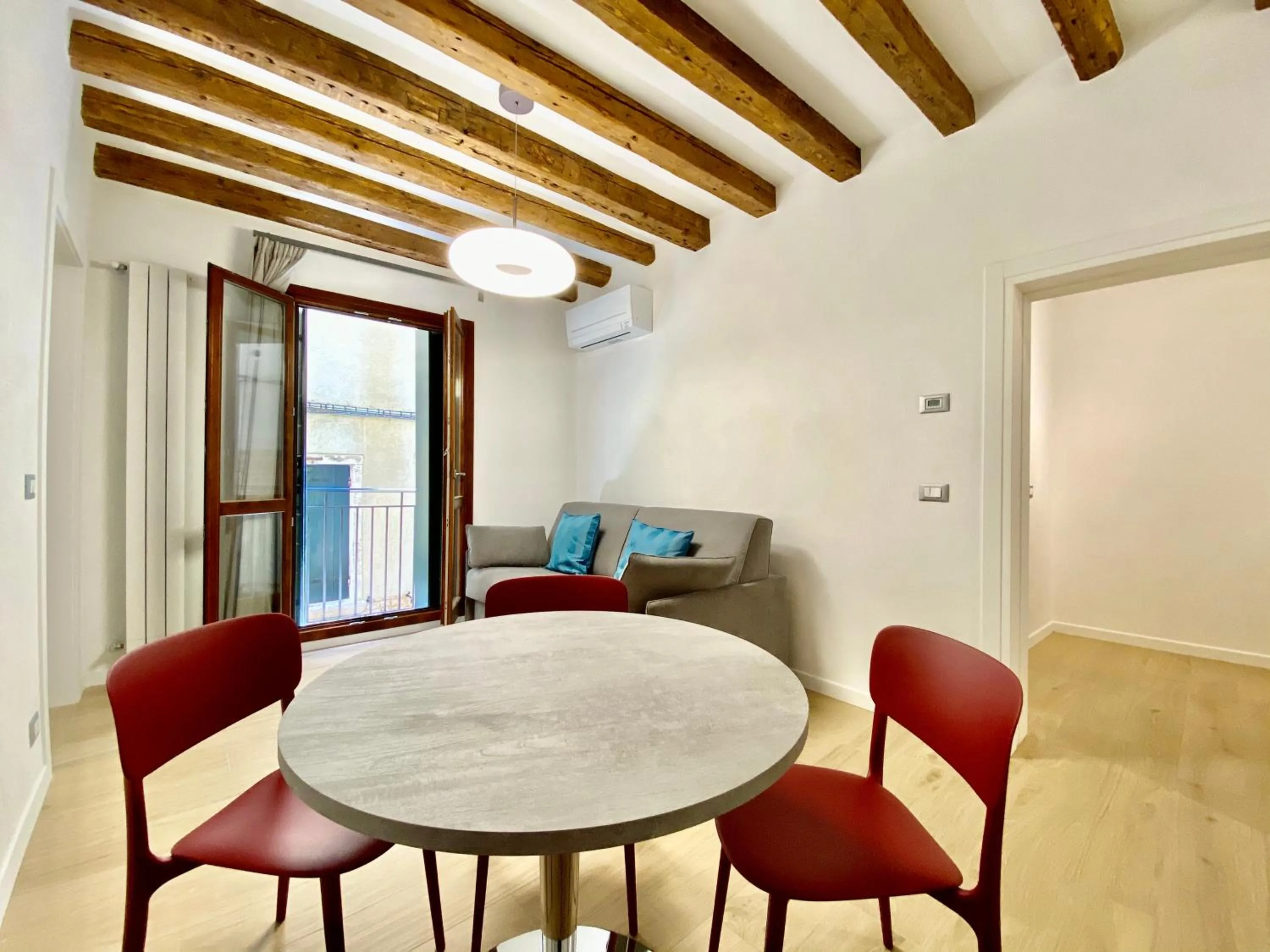 Living room in Suite House 4343 apartments