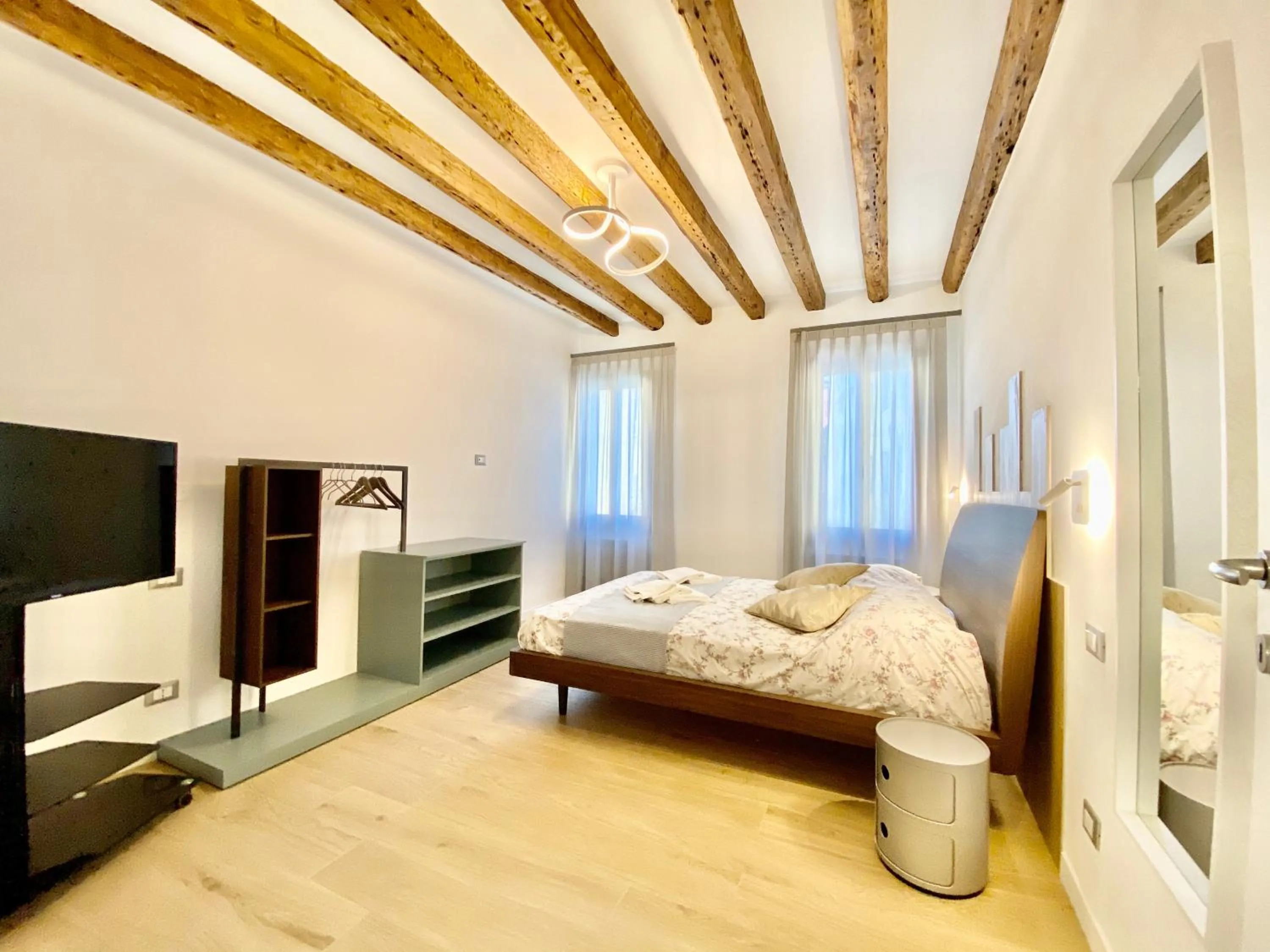 Bed in Suite House 4343 apartments