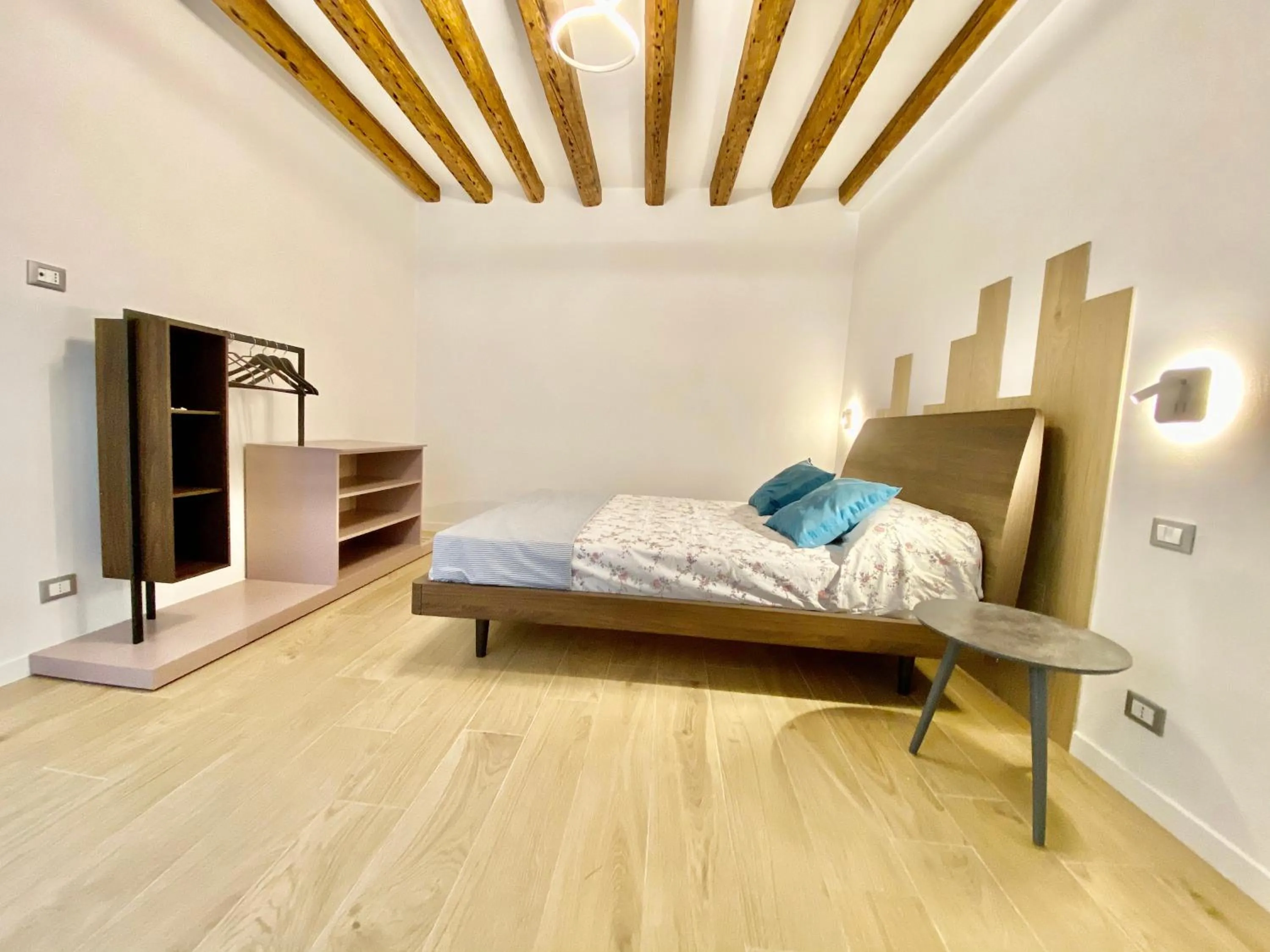 Bed in Suite House 4343 apartments