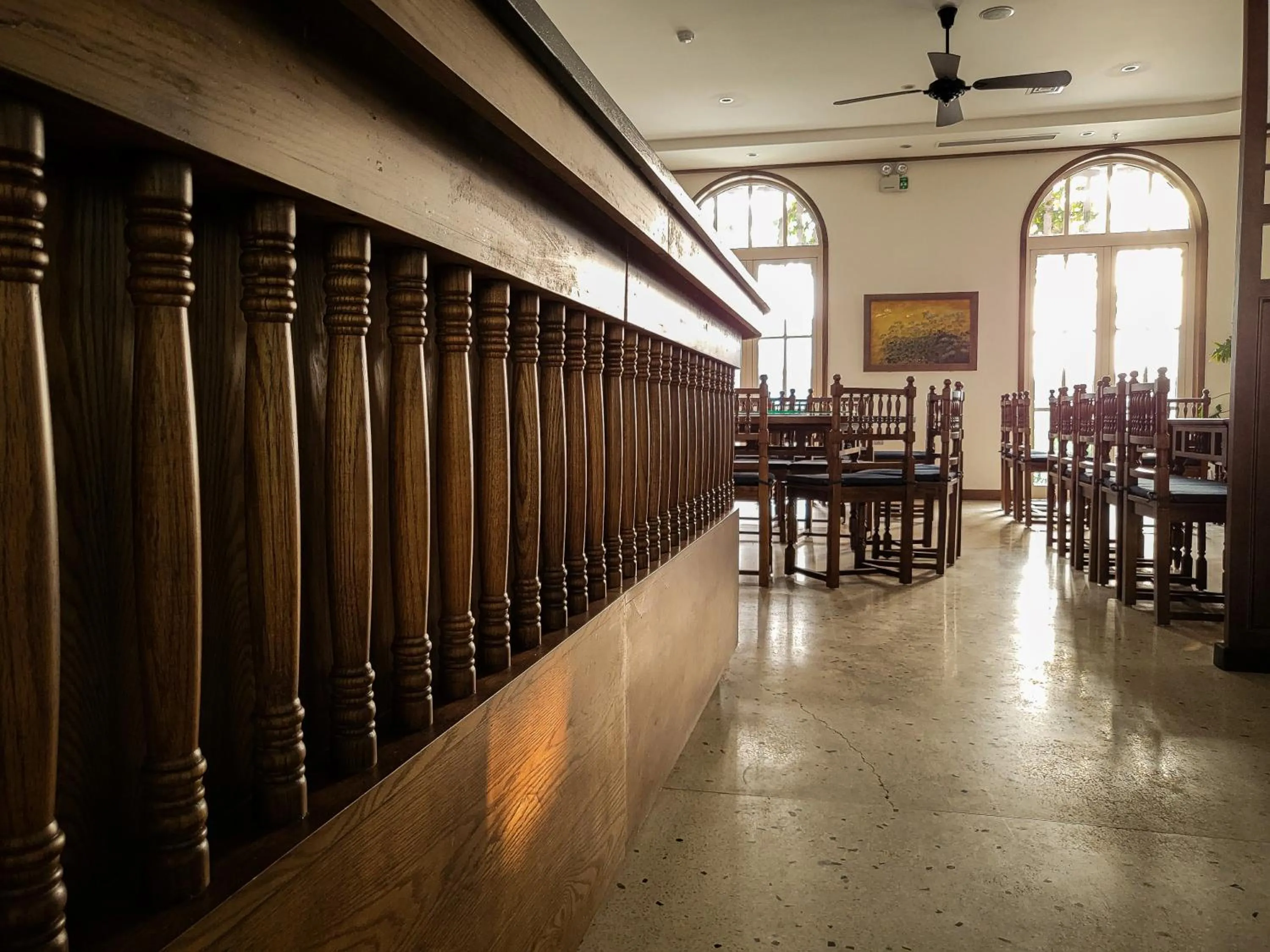 Restaurant/places to eat in Lavian Hotel