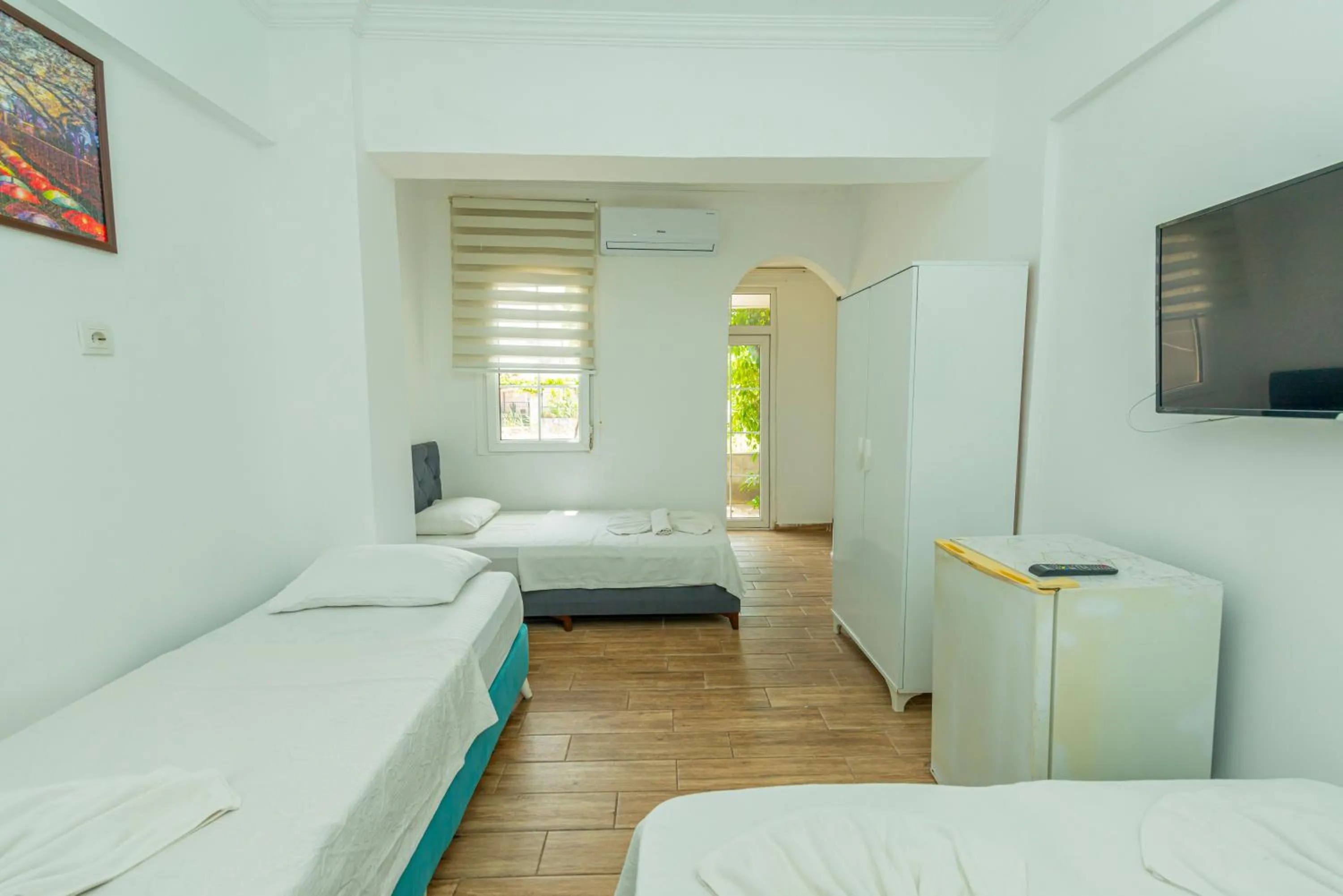 Communal lounge/ TV room in Aliş Hotel Fethiye