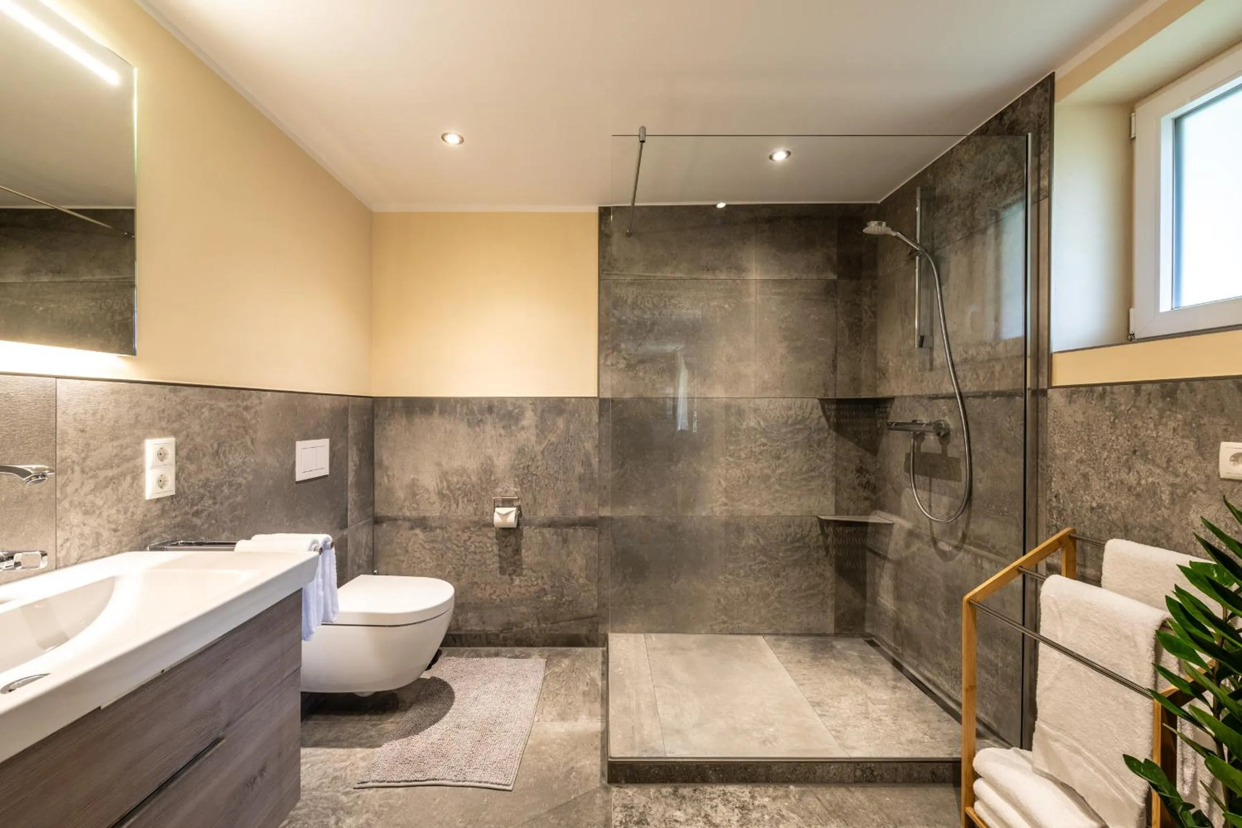 Shower in Apart Hotel Lang