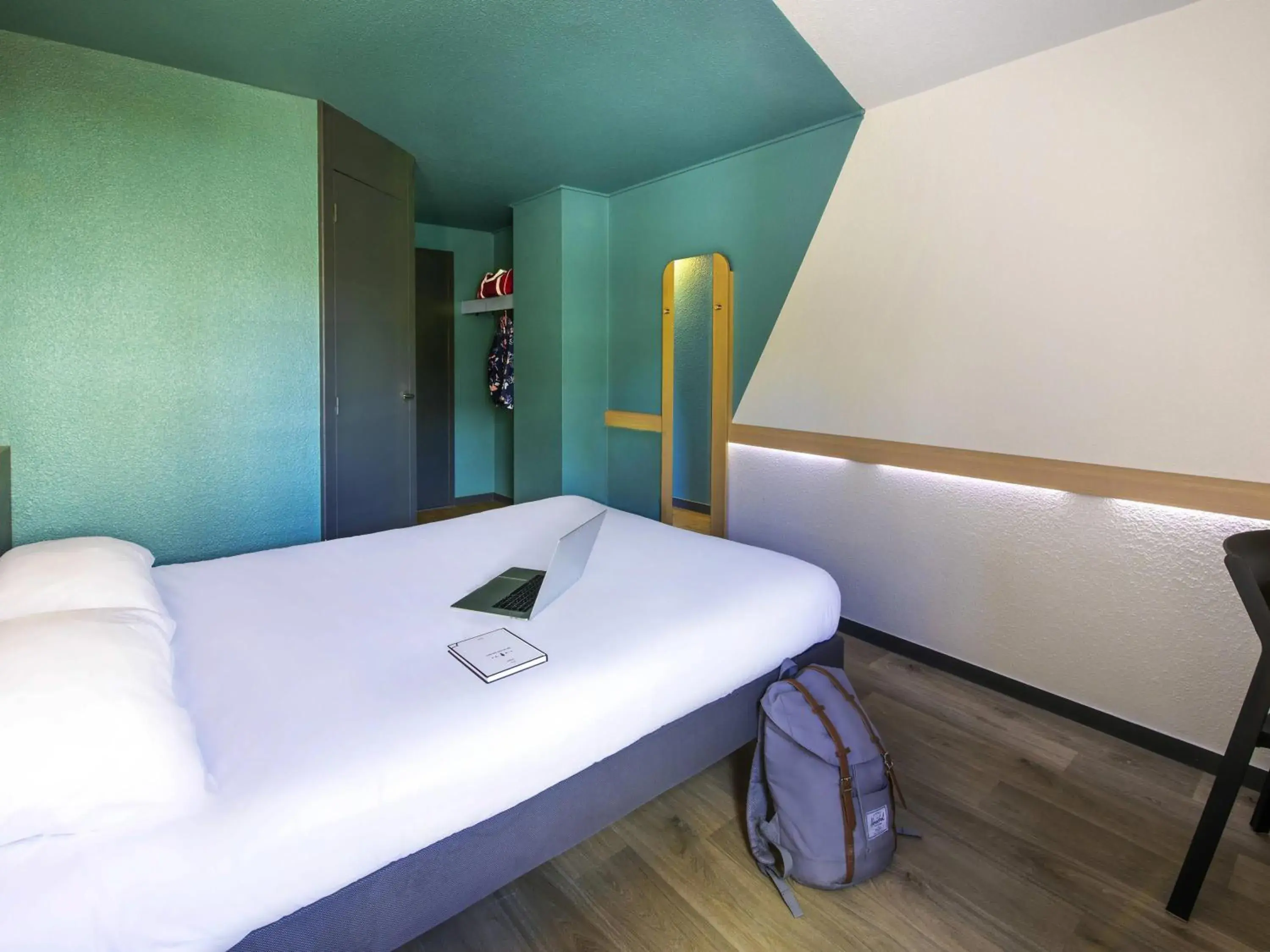 Bedroom, Bed in ibis budget Grenoble Voreppe Bedroom, Bed in ibis budget Grenoble Voreppe