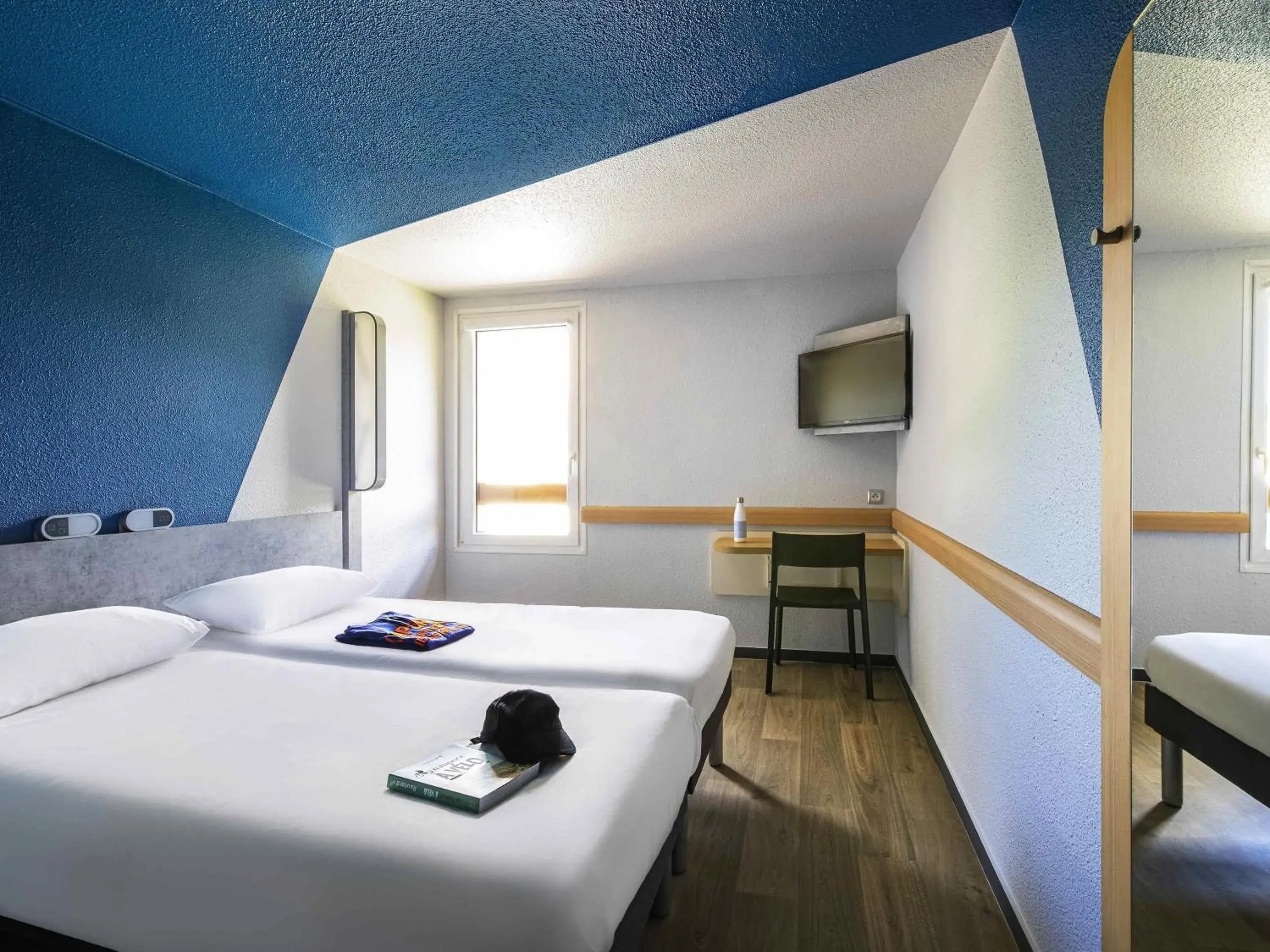 Bedroom, Bed in ibis budget Grenoble Voreppe Bedroom, Bed in ibis budget Grenoble Voreppe