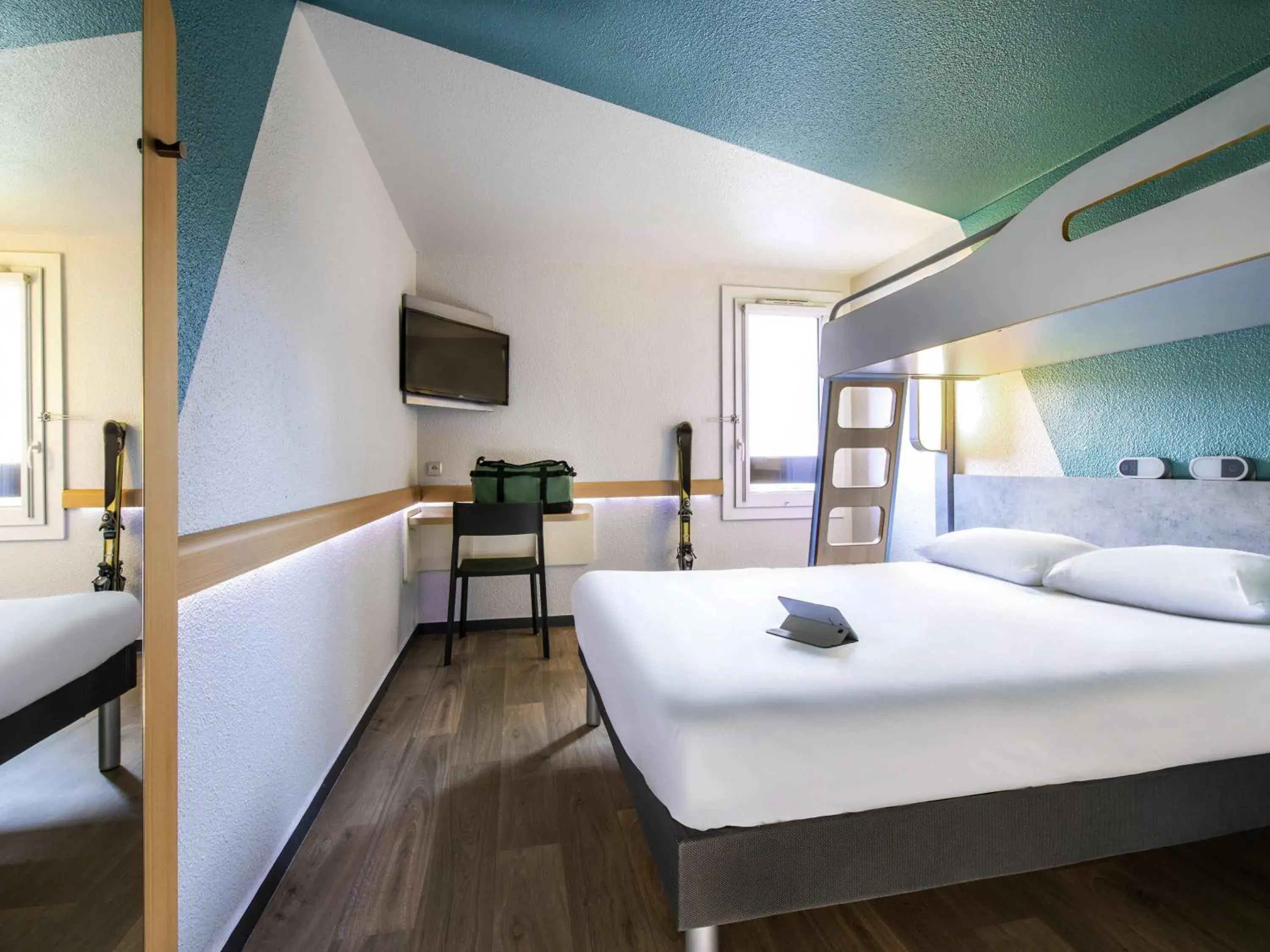 Bedroom, Bed in ibis budget Grenoble Voreppe Bedroom, Bed in ibis budget Grenoble Voreppe