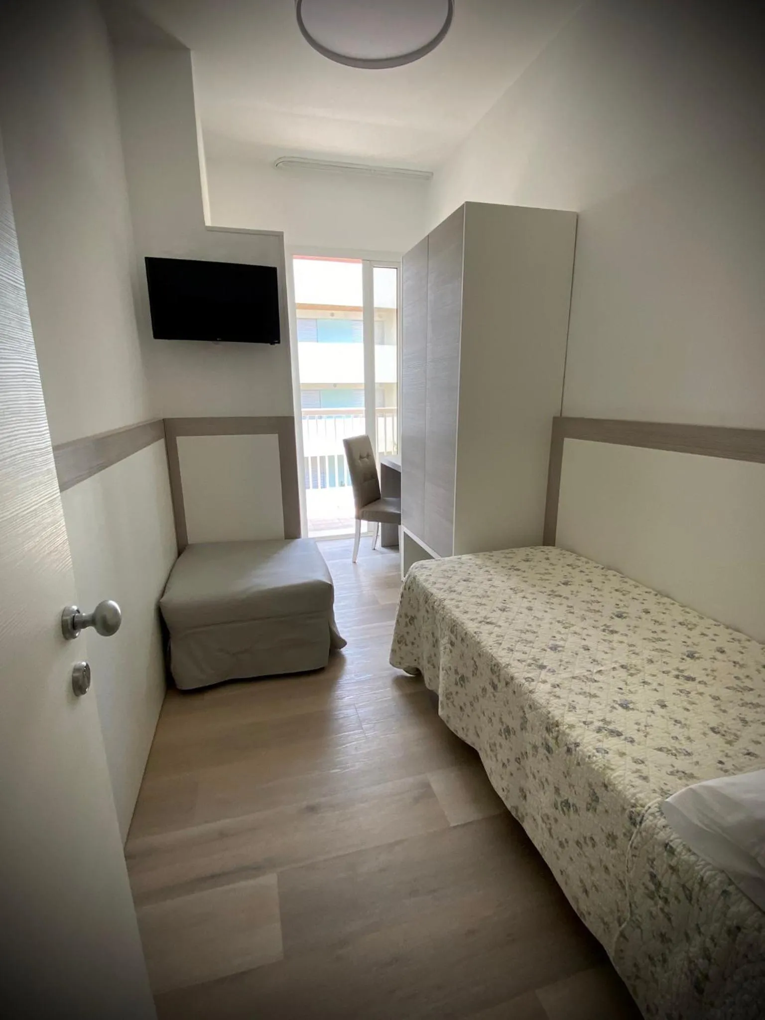 Photo of the whole room, Bed in HOTEL D'ANNUNZIO