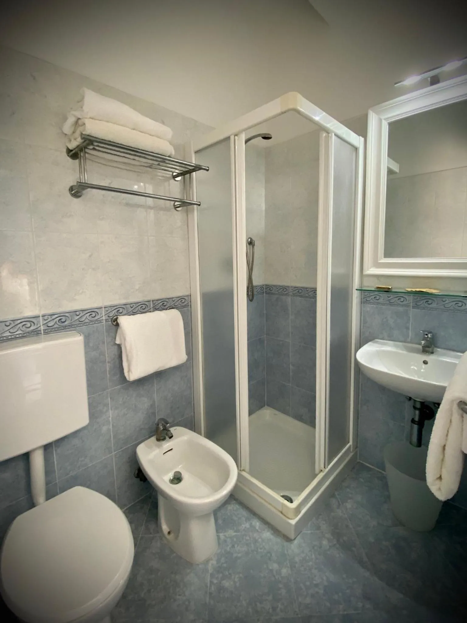 Bathroom in HOTEL D'ANNUNZIO