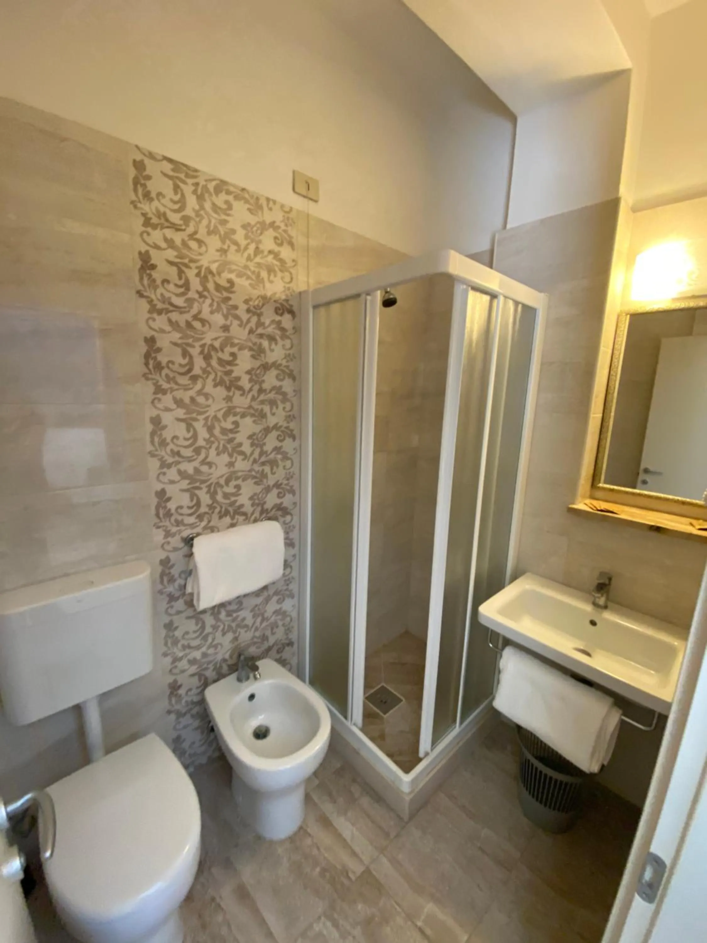 Bathroom in HOTEL D'ANNUNZIO
