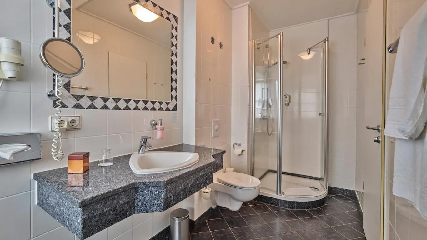 Shower in Tandreas Hotel & Restaurant