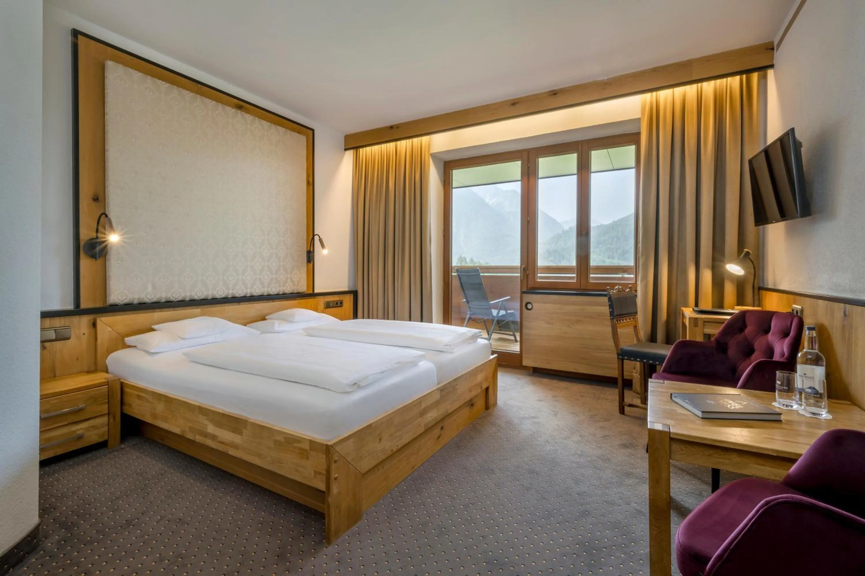 Photo of the whole room, Bed in Hotel Prinz-Luitpold-Bad