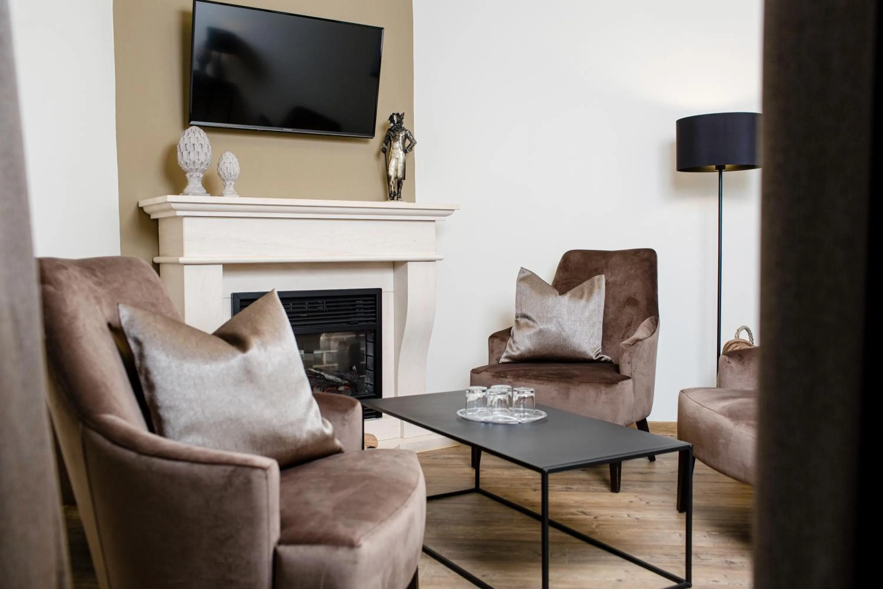 Communal lounge/ TV room in Hotel Restaurant Zwergschlösschen