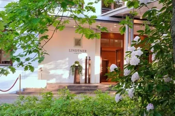 Facade/entrance in Privathotel Lindtner Hamburg Facade/entrance in Privathotel Lindtner Hamburg