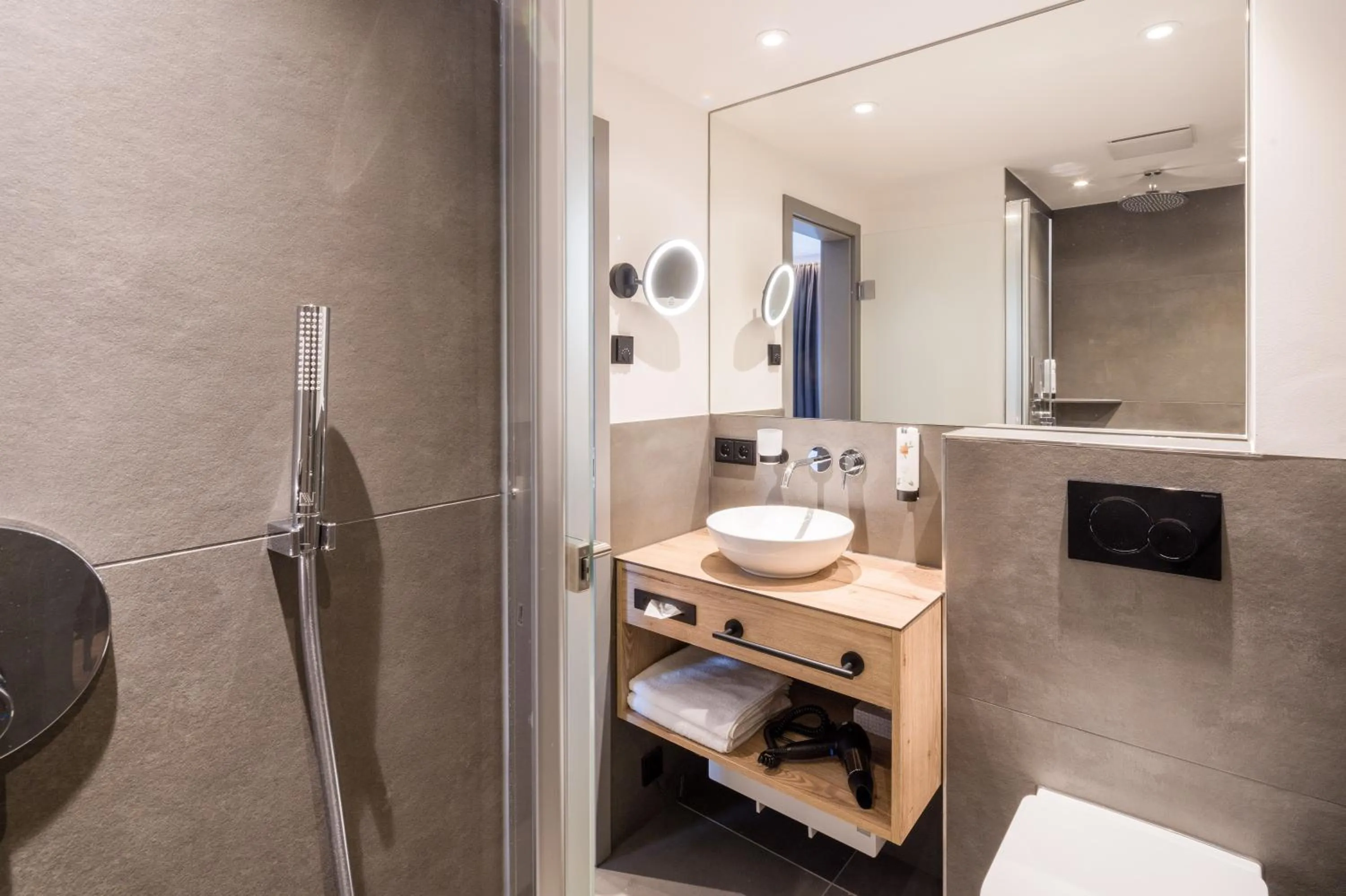 Photo of the whole room in Landhotel Sonne