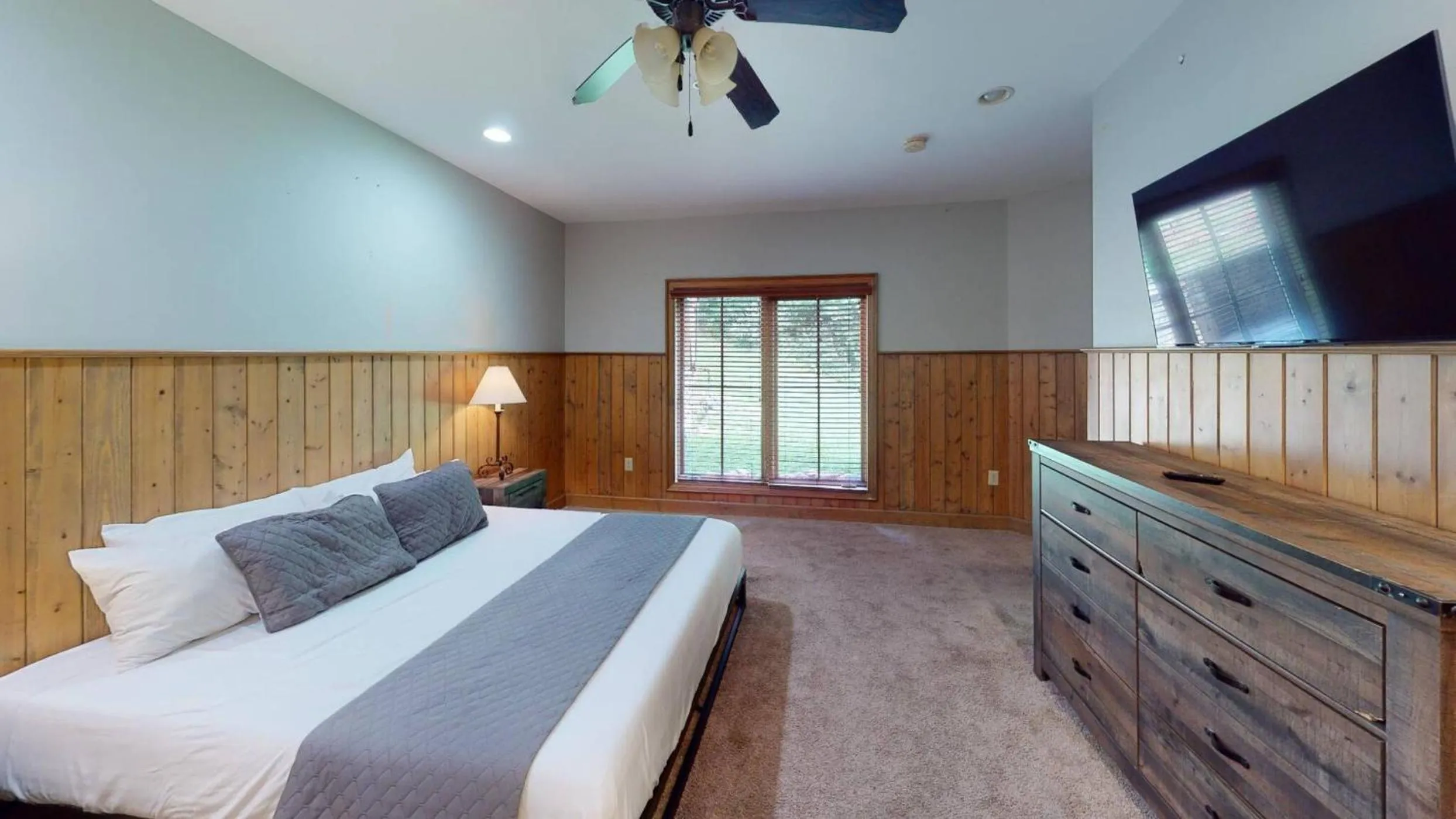 Other, Bed in Viewpoint Condominiums