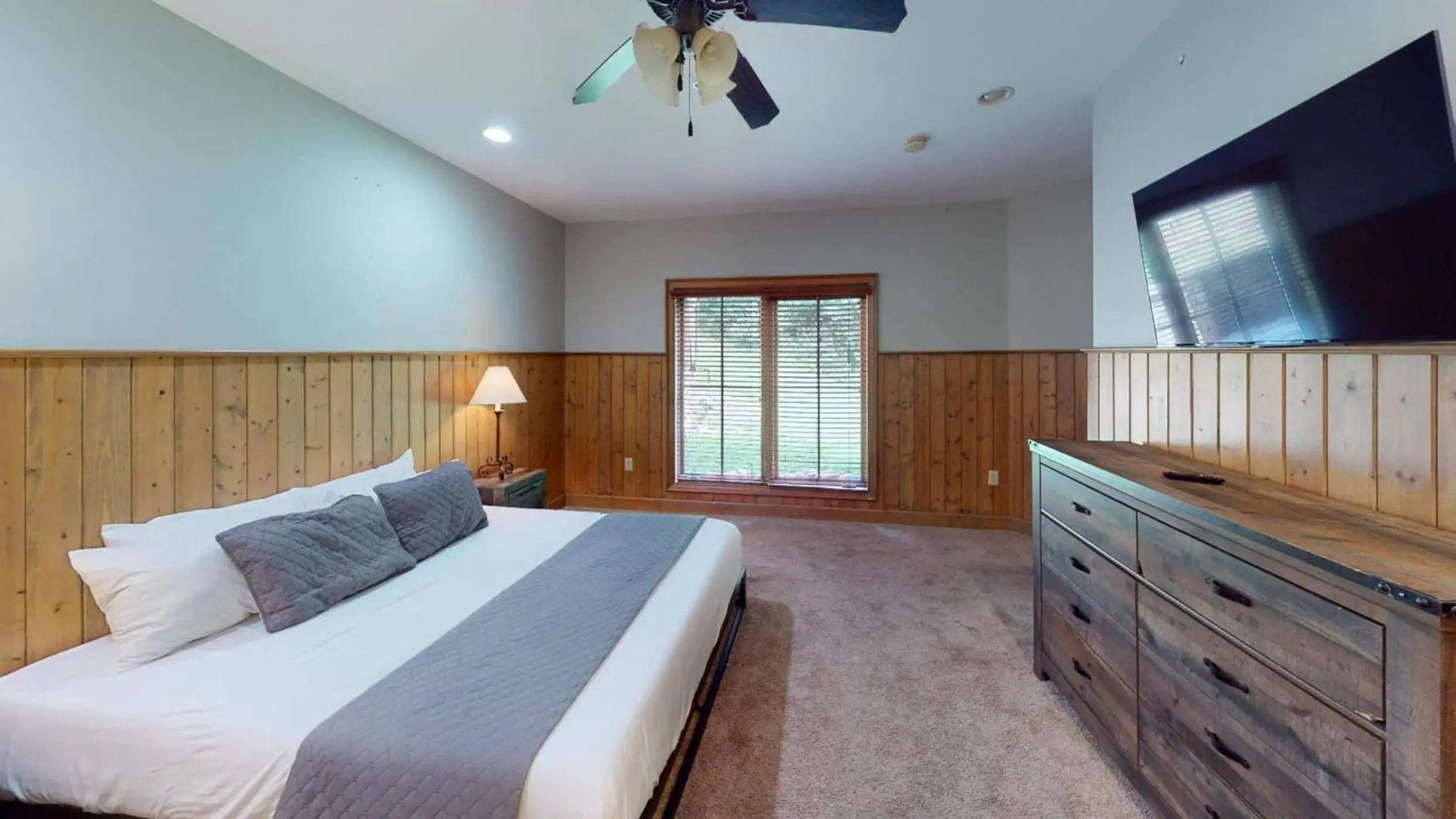 Other, Bed in Viewpoint Condominiums Other, Bed in Viewpoint Condominiums