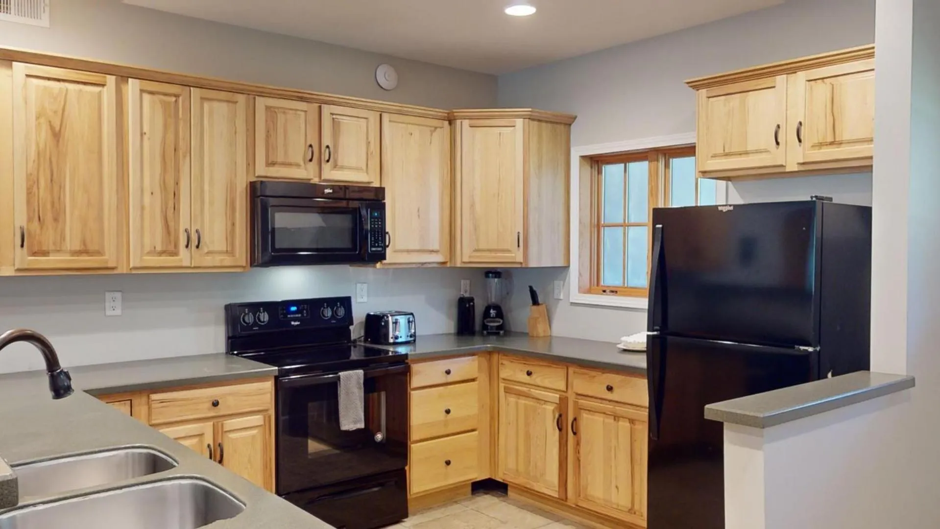 kitchen in Viewpoint Condominiums