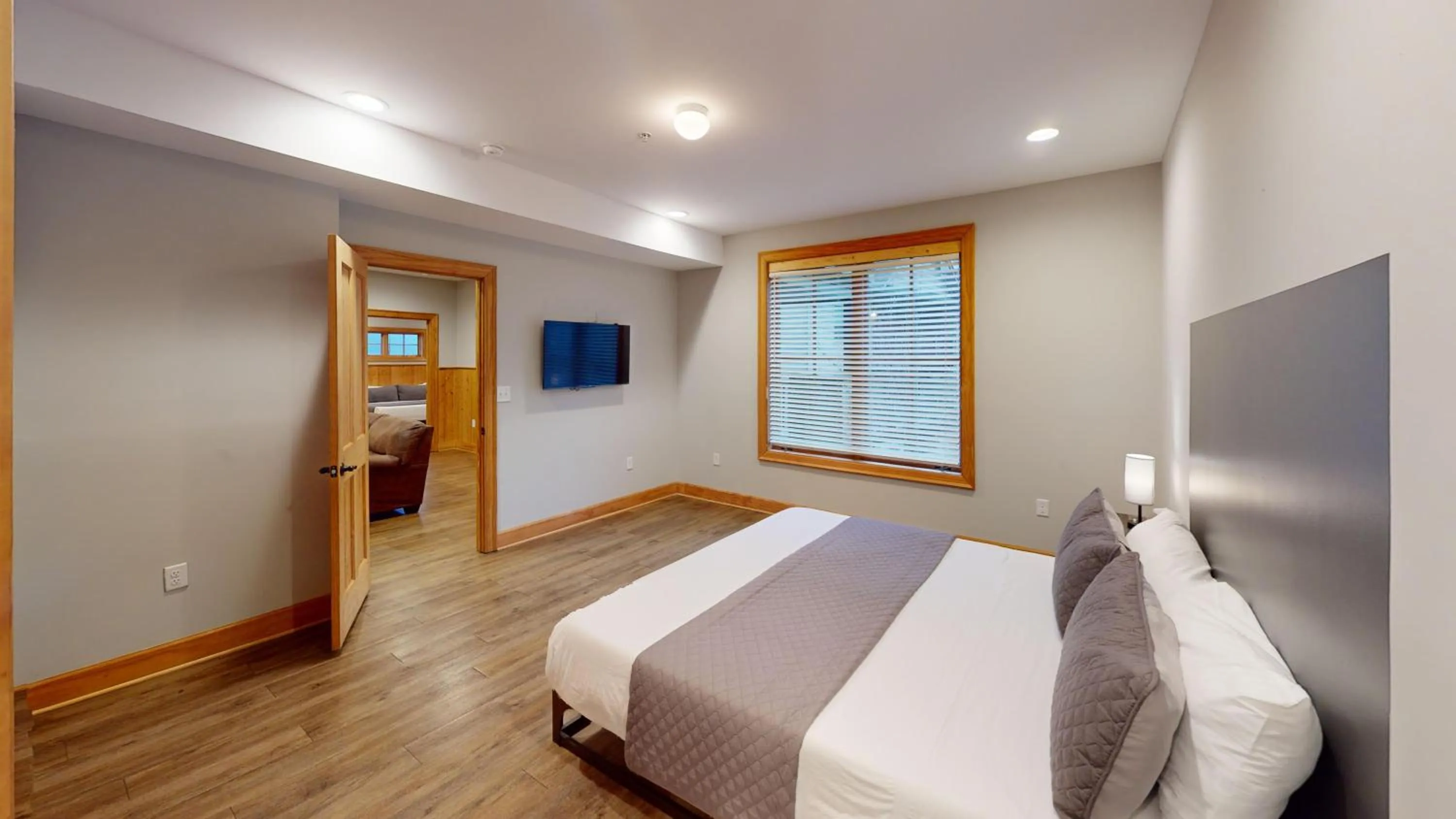 Bed in Viewpoint Condominiums