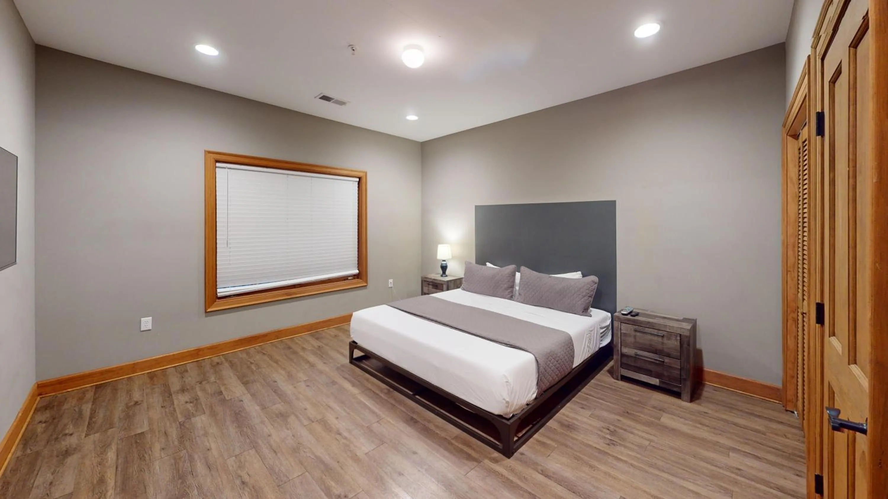 Bed in Viewpoint Condominiums