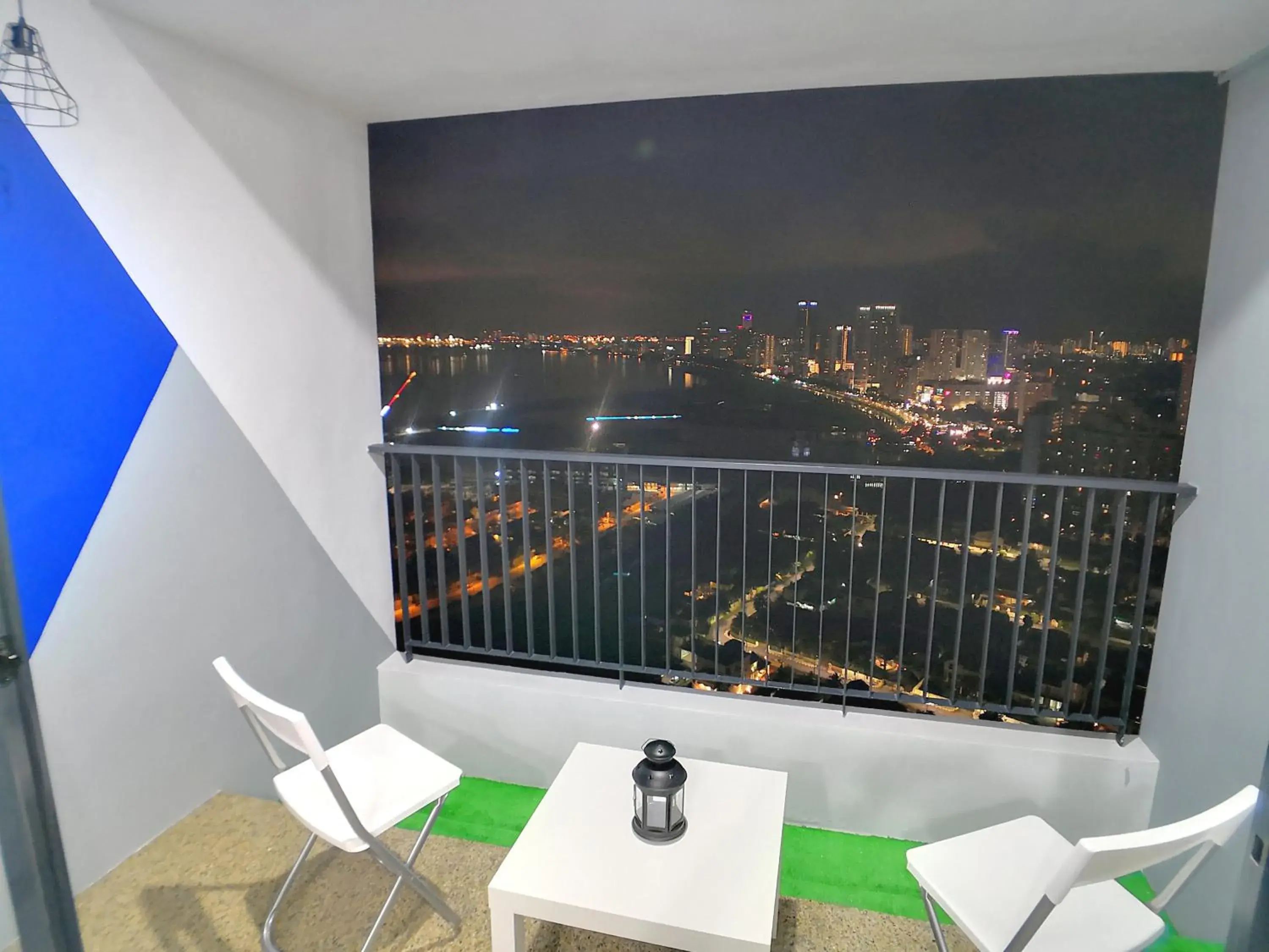 Penthouse Apartment in The Landmark by Comfy Penthouse Apartment in The Landmark by Comfy
