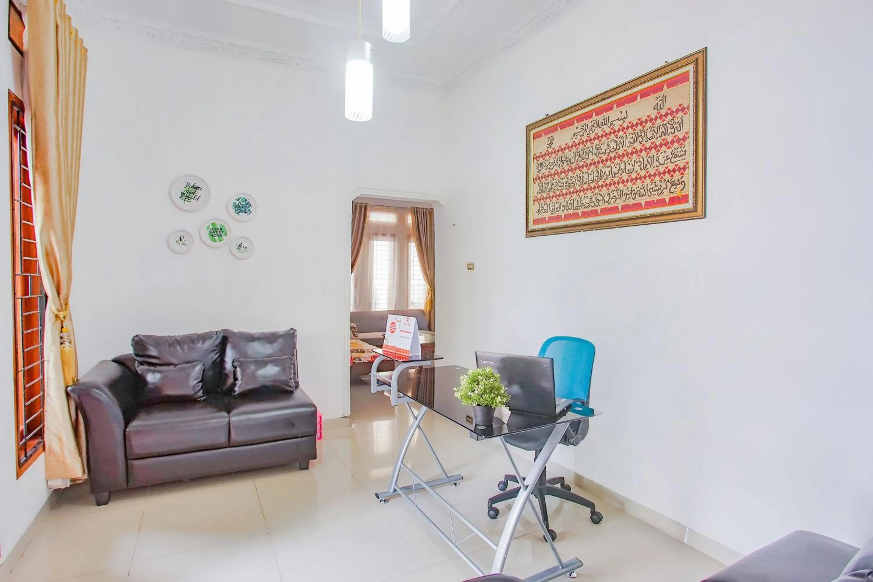 Lobby or reception in Hotel O Wisma Bambu Syariah