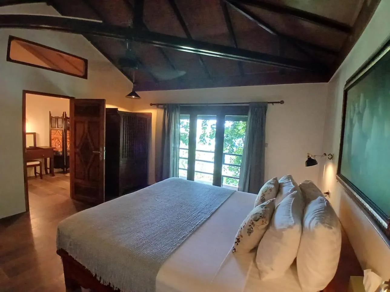 Bed in Jasmin Garden Koh Kood