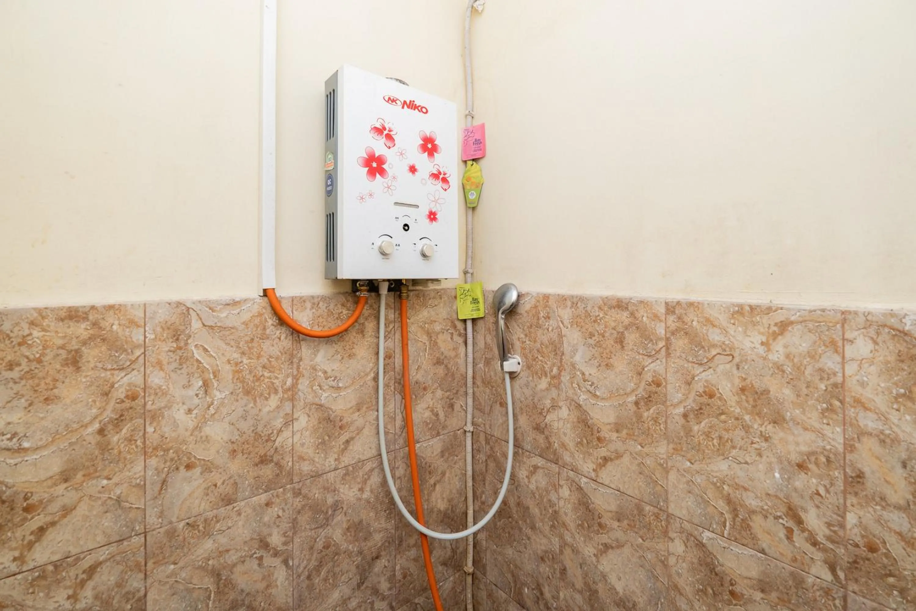 Bathroom in RedDoorz Syariah At Danau Maninjau Sawojajar