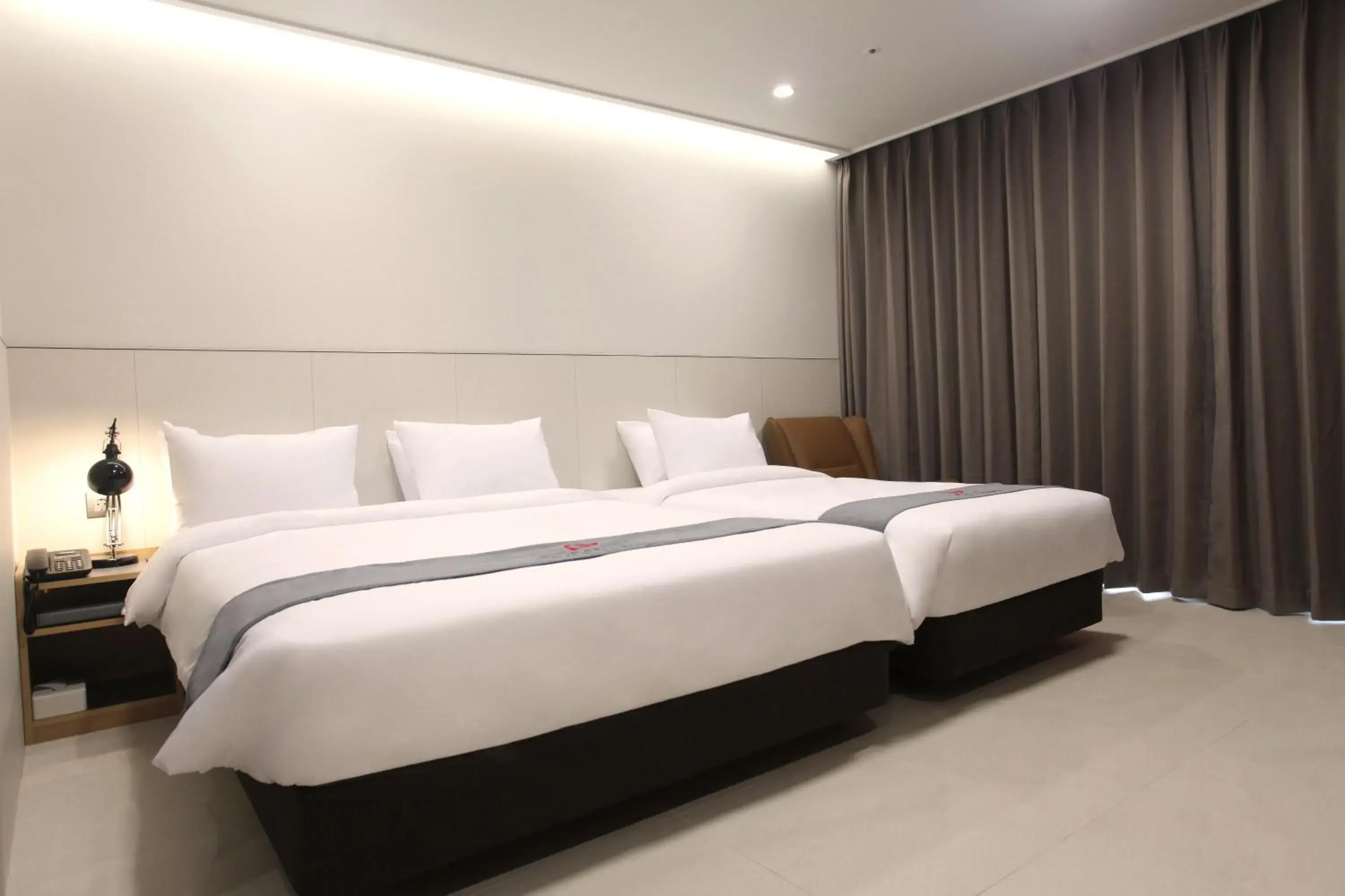 Bedroom, Bed in Hotel Skypark DaejeonⅠ Bedroom, Bed in Hotel Skypark DaejeonⅠ