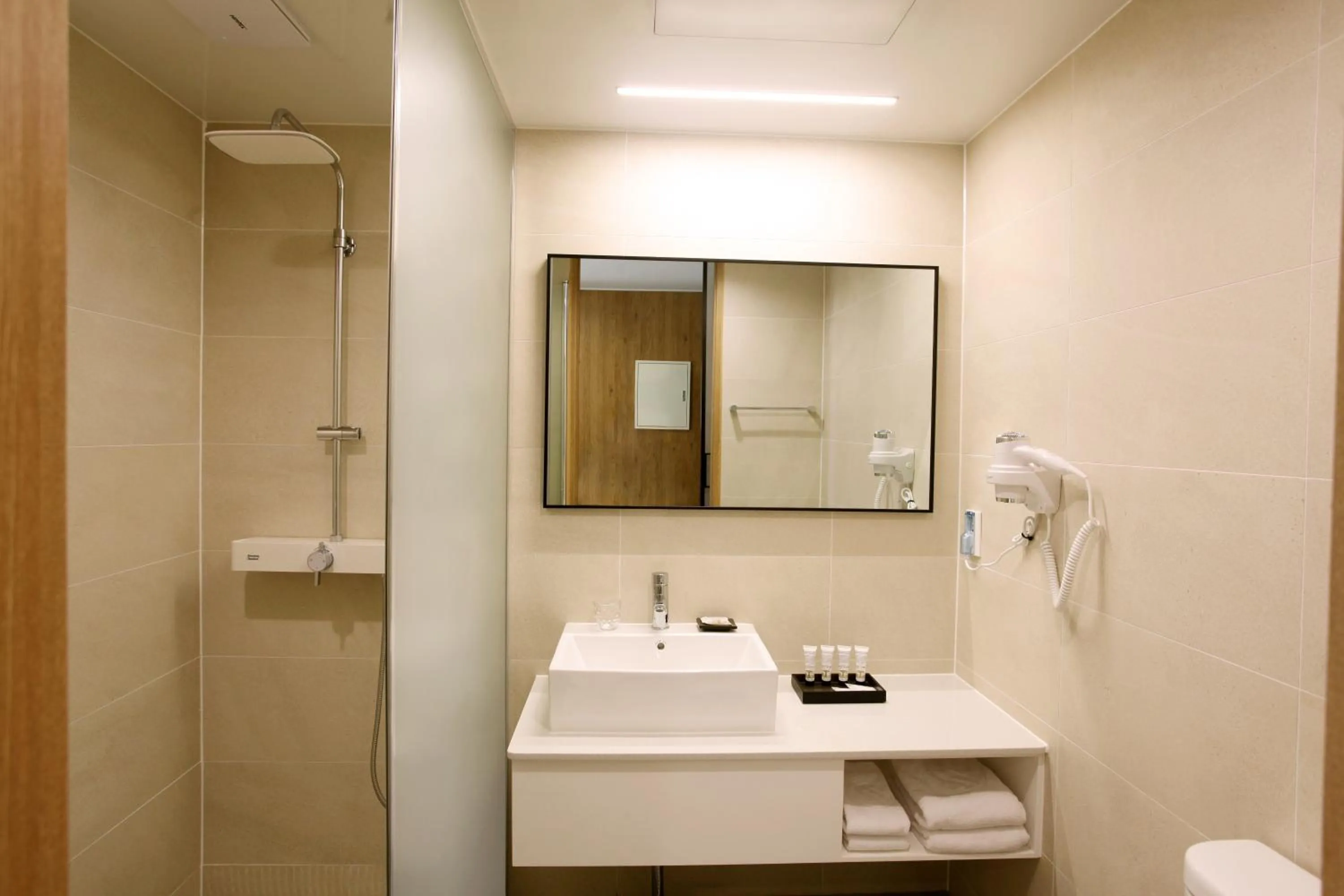 Shower in Hotel Skypark DaejeonⅠ