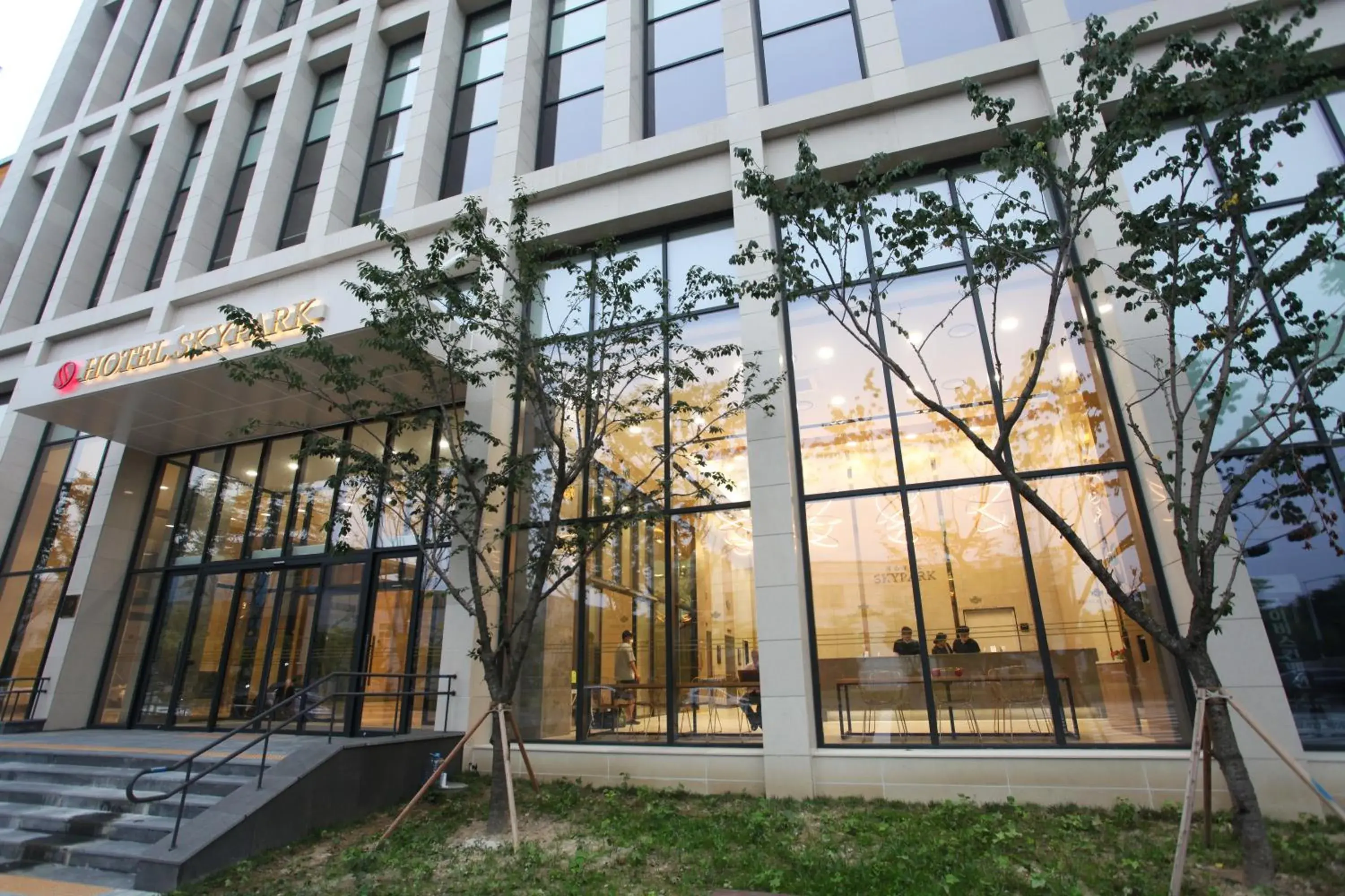 Property building in Hotel Skypark DaejeonⅠ Property building in Hotel Skypark DaejeonⅠ