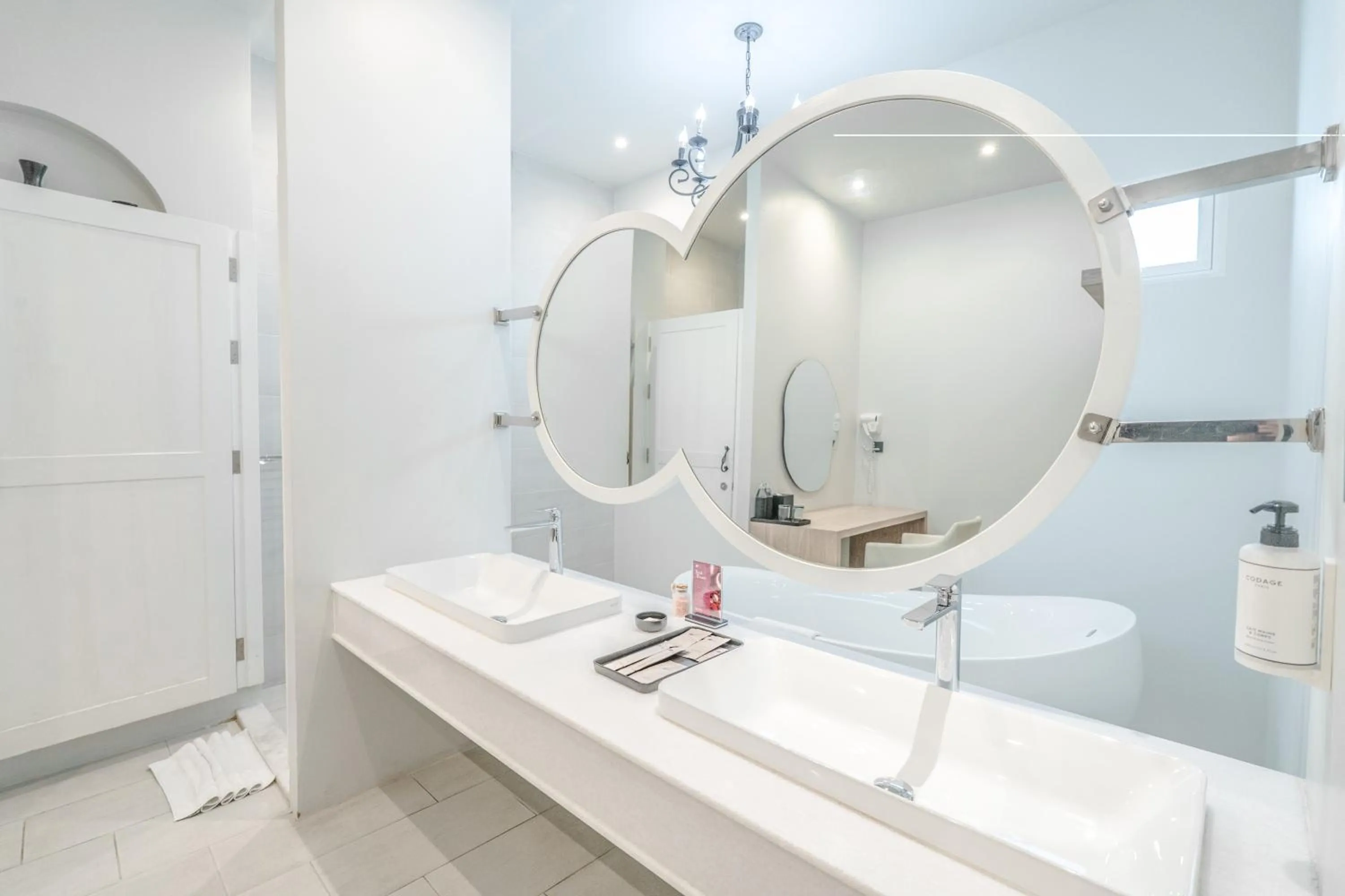 Bathroom in The Gems Mining Pool Villas Pattaya