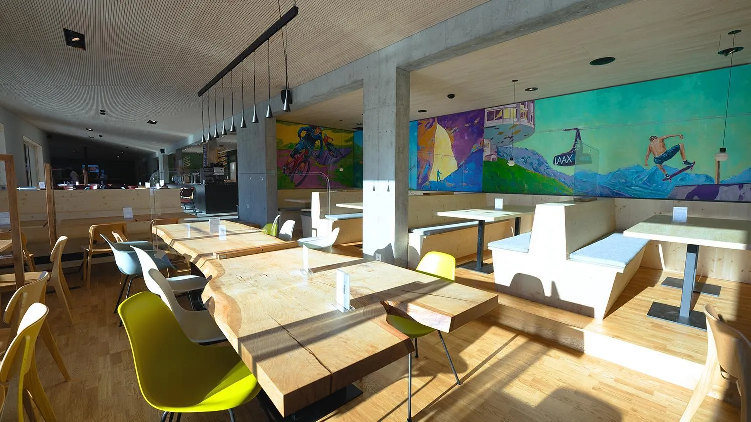 Restaurant/places to eat in Laax wellnessHostel3000