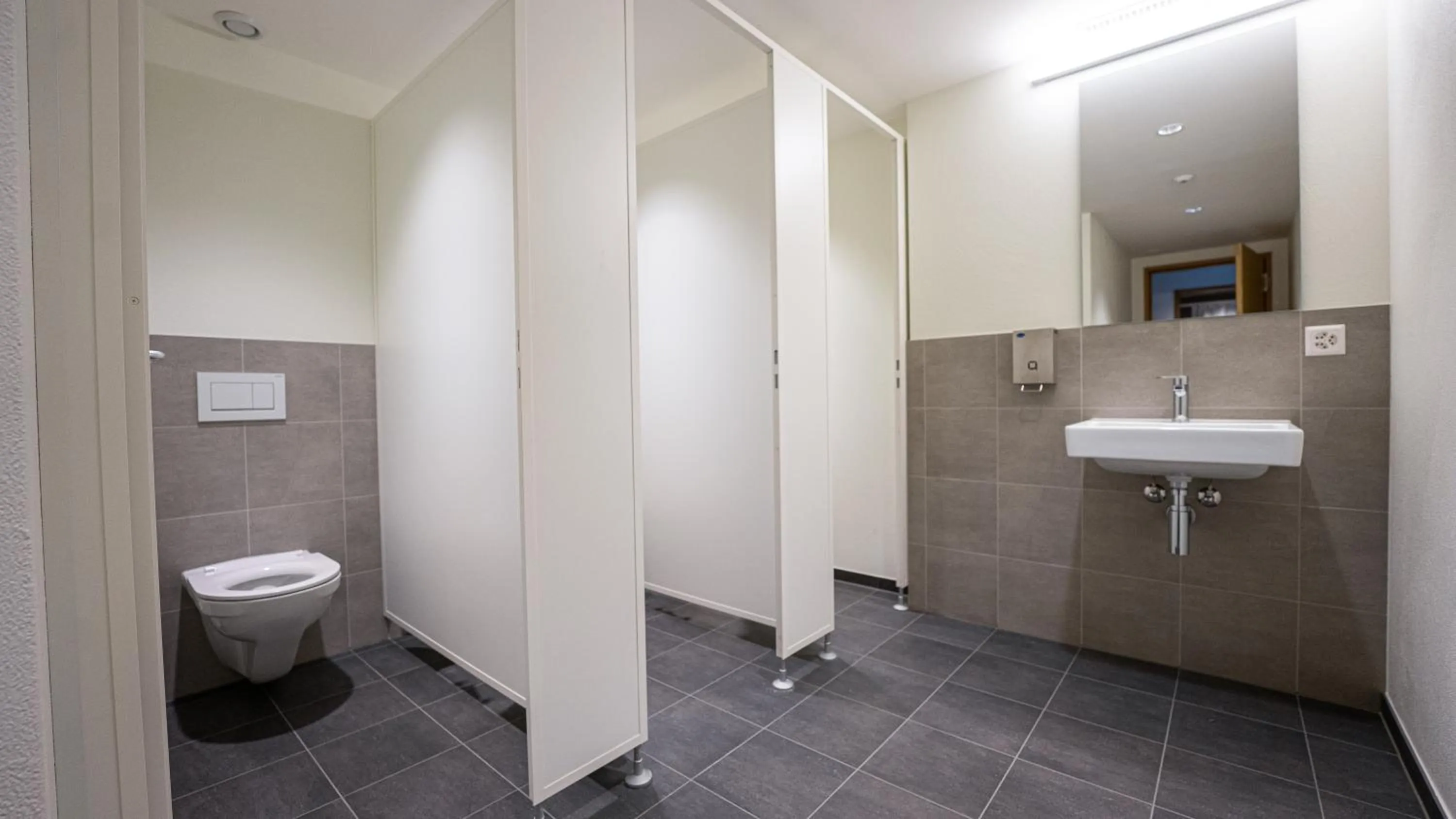 Bathroom in Laax wellnessHostel3000