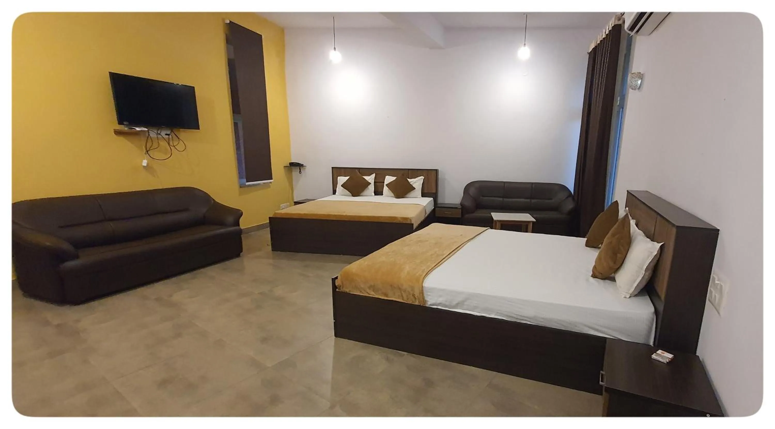 Photo of the whole room, Bed in Arthigamya Spa & Resort